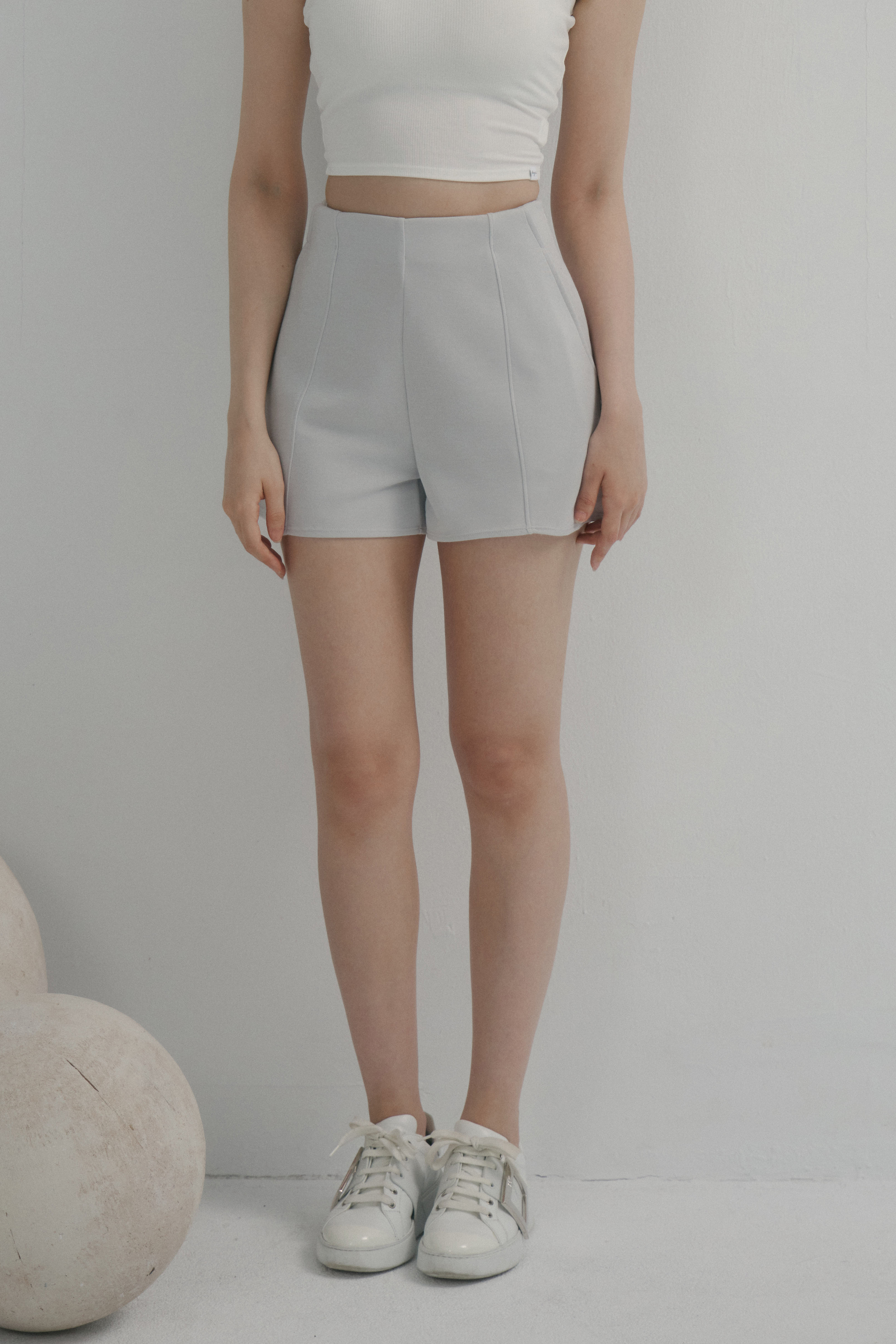 高腰A字修身短褲- 淺灰