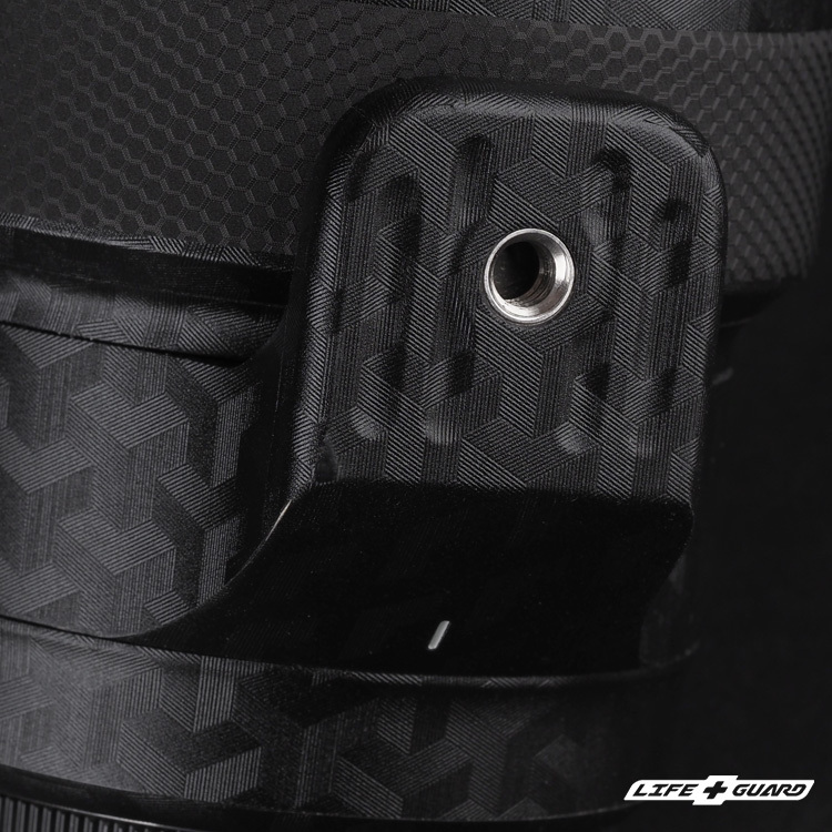 箭影黑貼膜質感特寫，LIFE+GUARD 設計風格