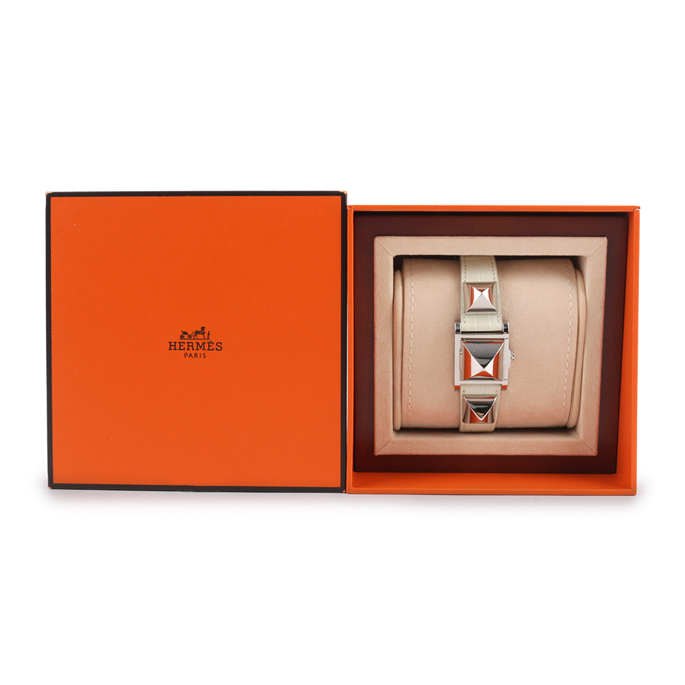 【HERMES】Medor GM 銀色鉚釘翻蓋手錶(米白色) HE79000019