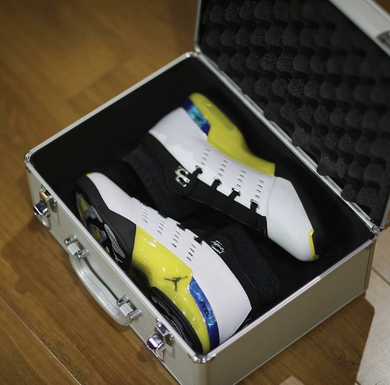 Air Jordan 17 Retro Low All-Star Lightning 全明星 閃電(附上鐵盒)