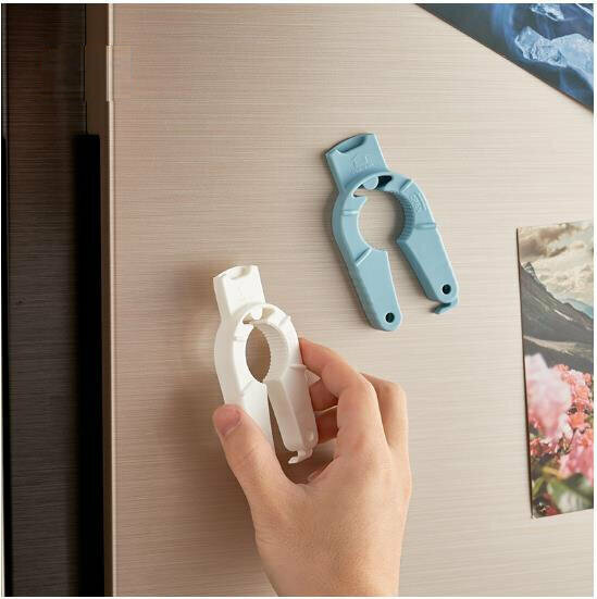 【Single】Multi-function cap opener (random color)