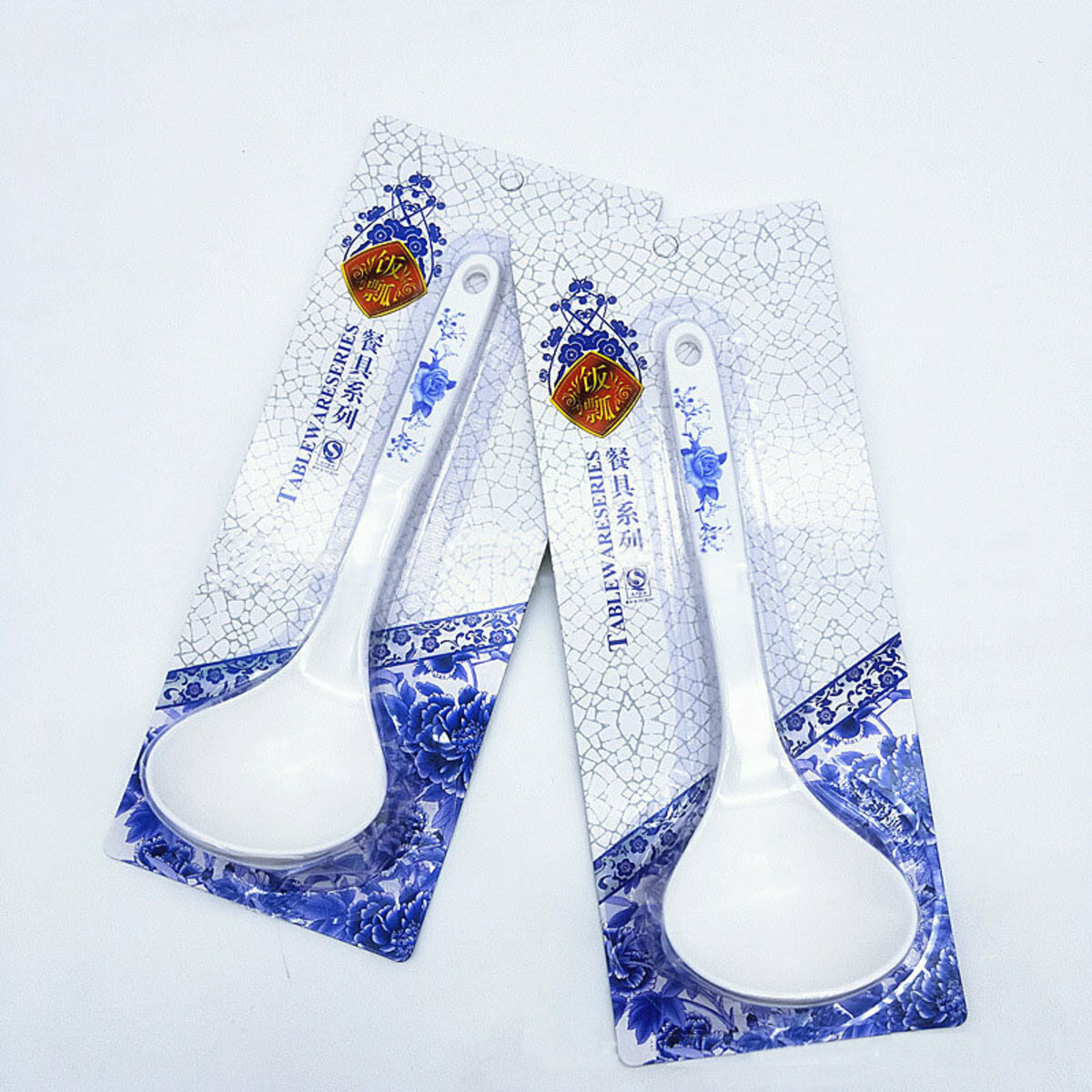 Chinese style soup spoon soup shell single piece (small) The color is random 