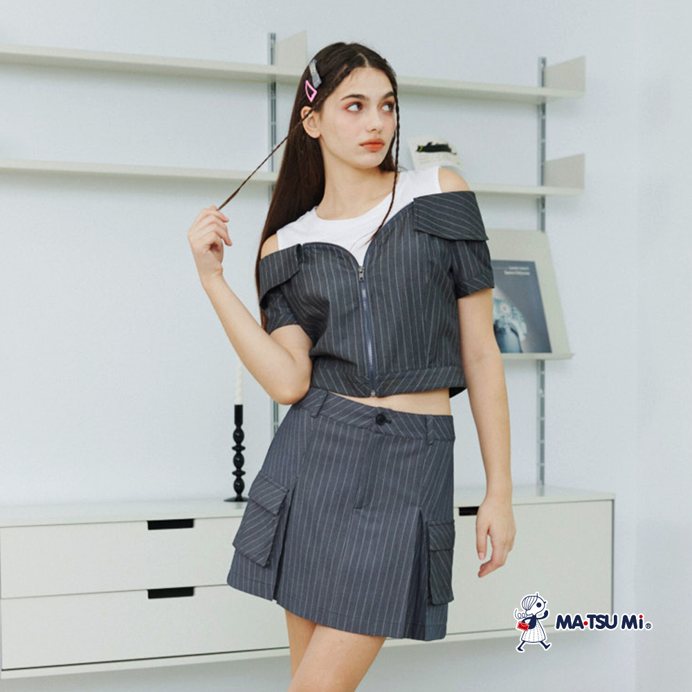 MA‧TSU Mi  假兩件條紋拉鍊露肩短版上衣(黑.深灰)