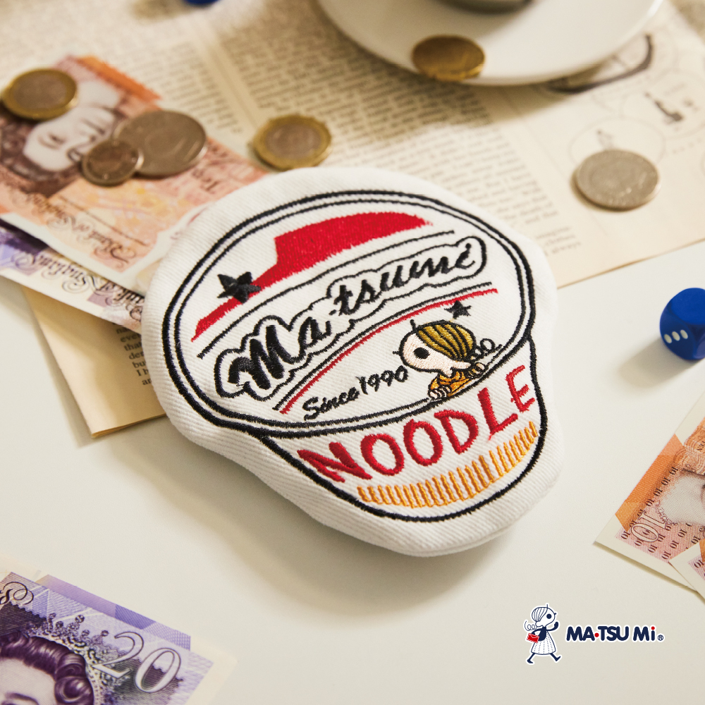 MA‧TSU Mi 精緻瑪娃杯麵刺繡小零錢包(白.深藍)