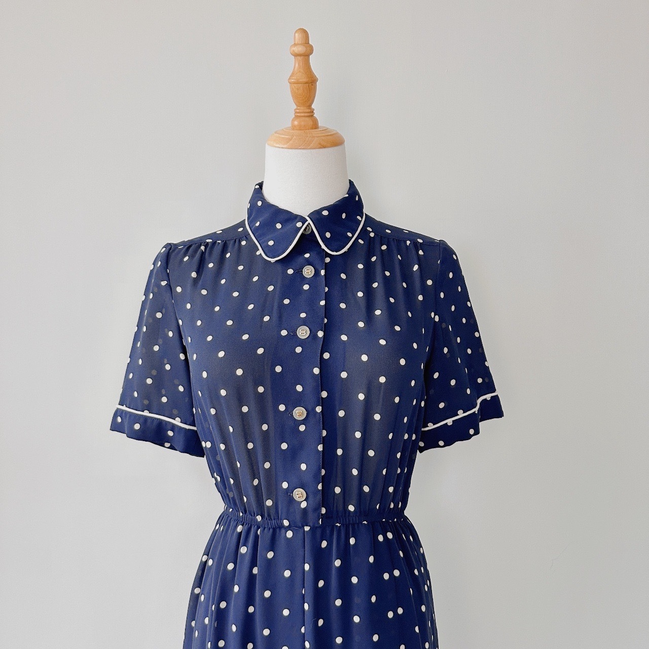 深藍波點氣質感短袖連身裙