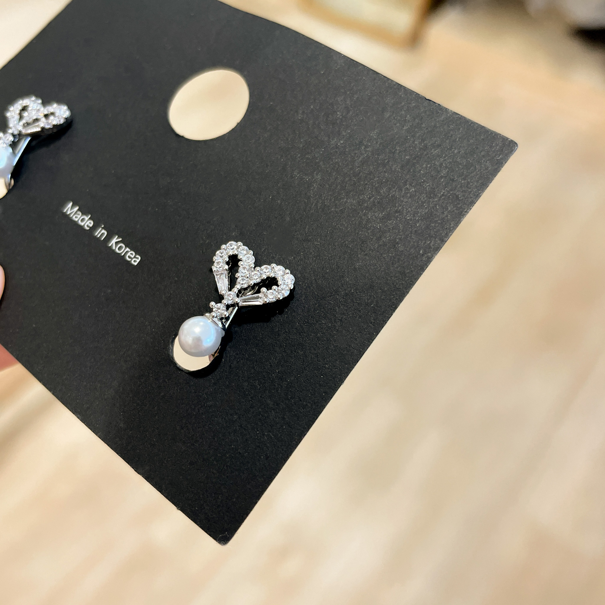 AC119 Silver Heart Ear Clip