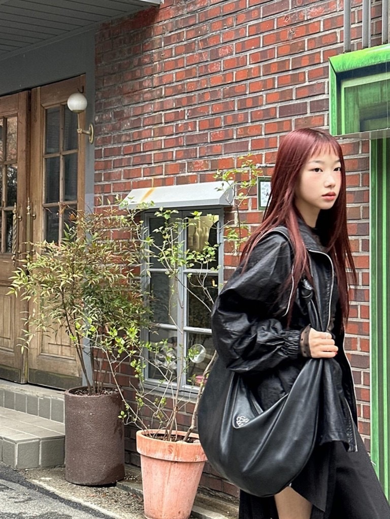 🇰🇷NICK&NICOLE 月亮綁帶側背包 月亮包 側肩包 綁帶包 大包 黑色/預購