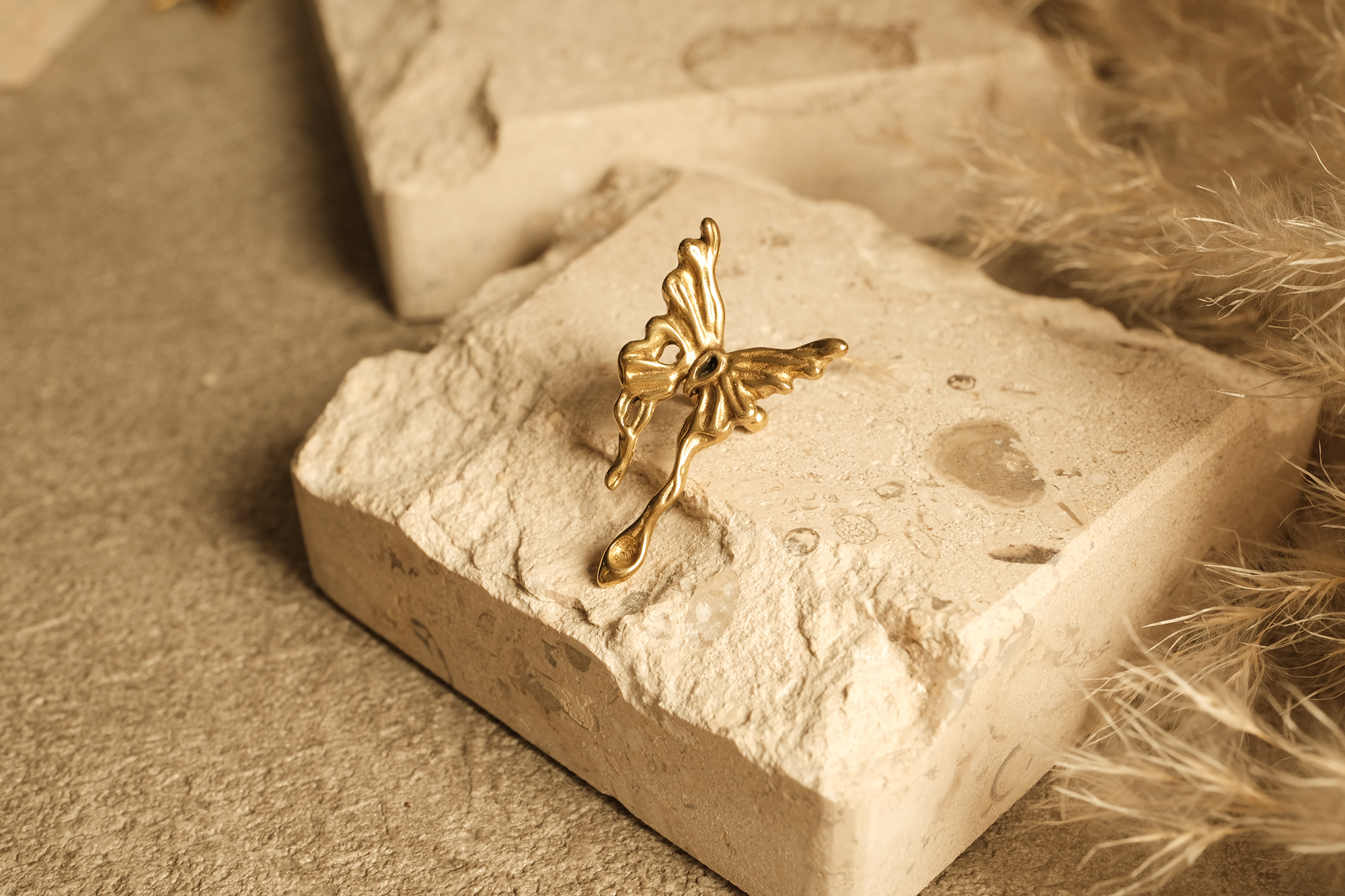 花蝶尋夢耳骨夾