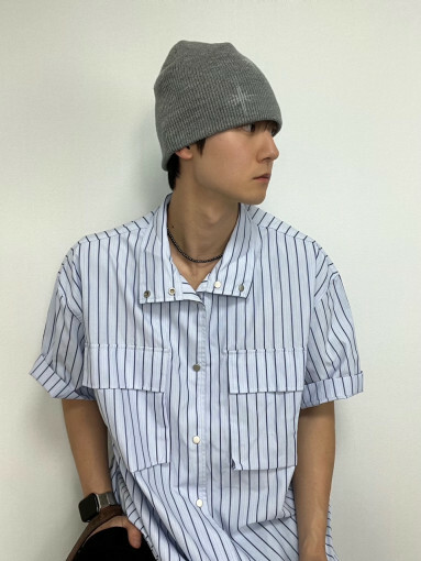 高領條紋按扣短袖襯衫