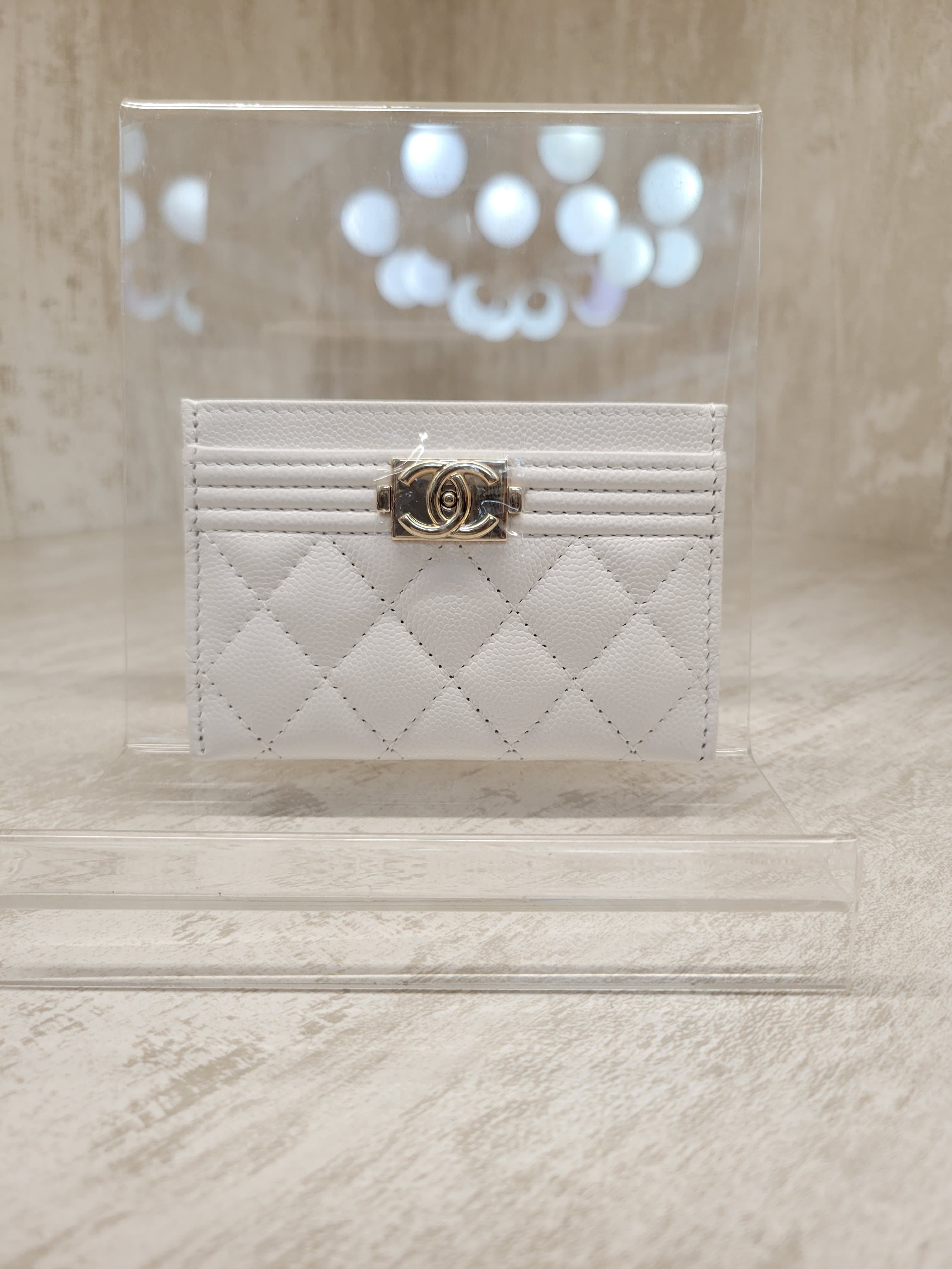 CHANEL A84431 BOY CARD HOLDER 白色淡金扣