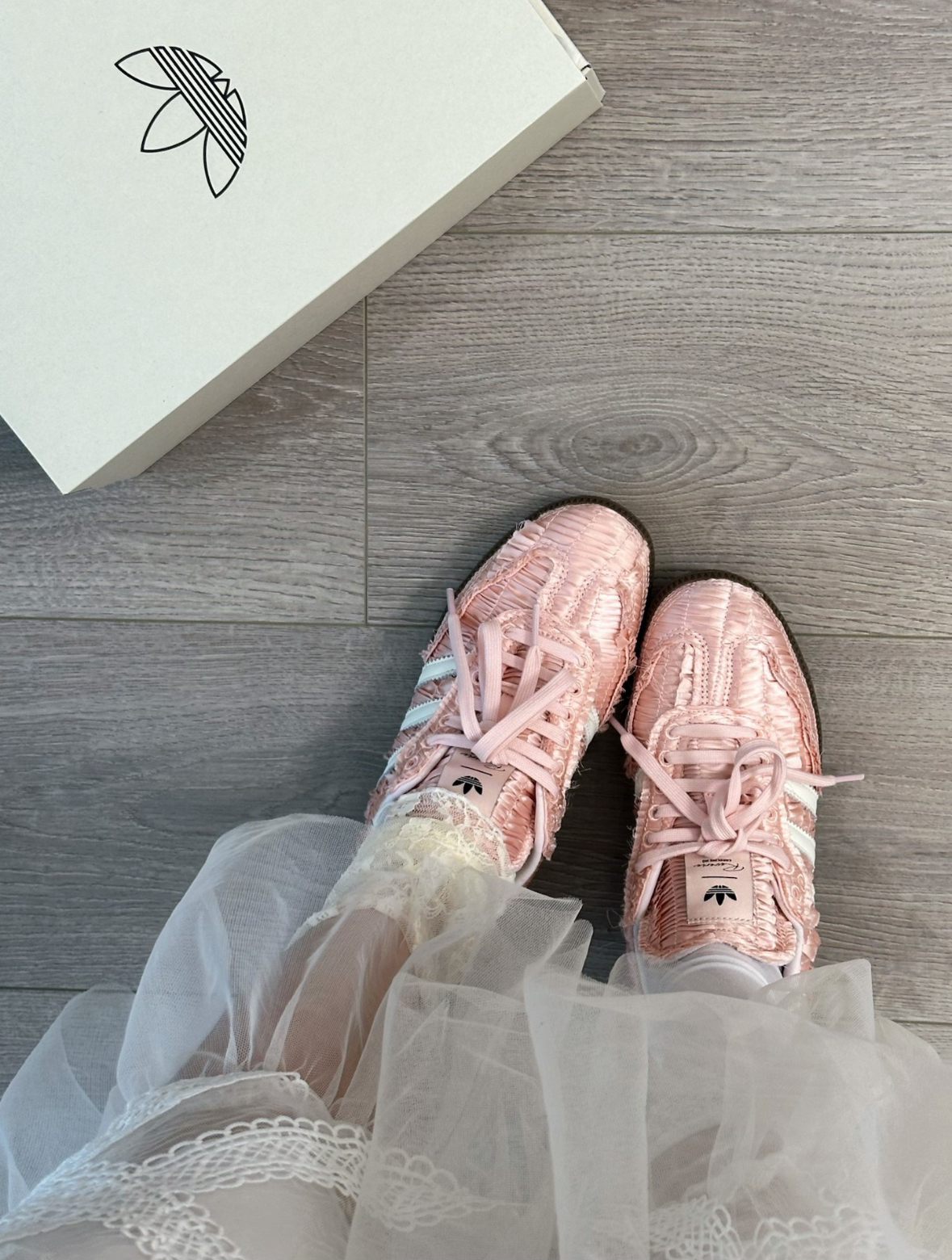 【APAIR】預購 Caroline Hu x Adidas Originals Samba OG Reverie Satin Shoes "pink" 粉蕾絲 JQ4747