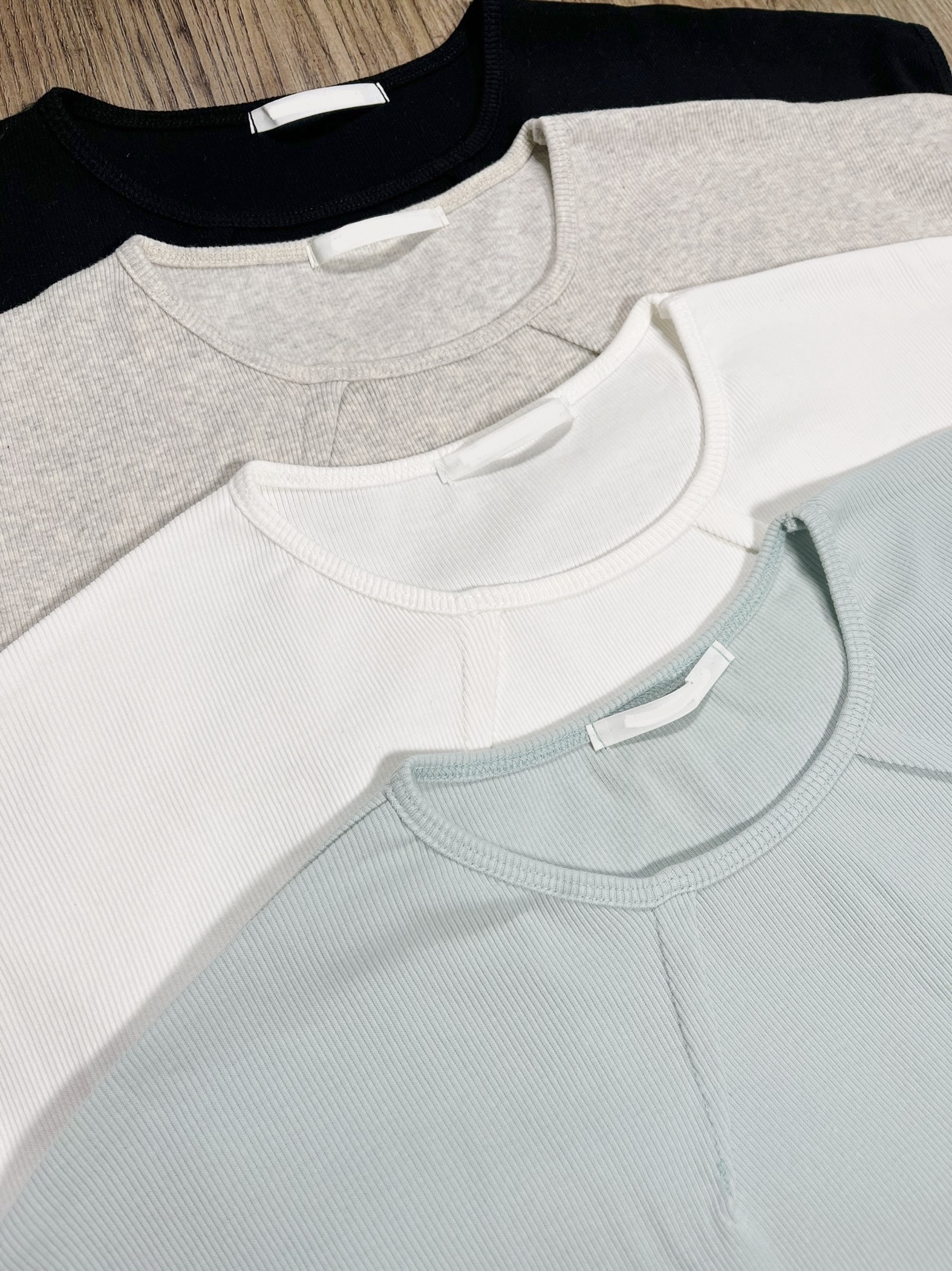 🌱Slim Cutting 4色Basic Tee