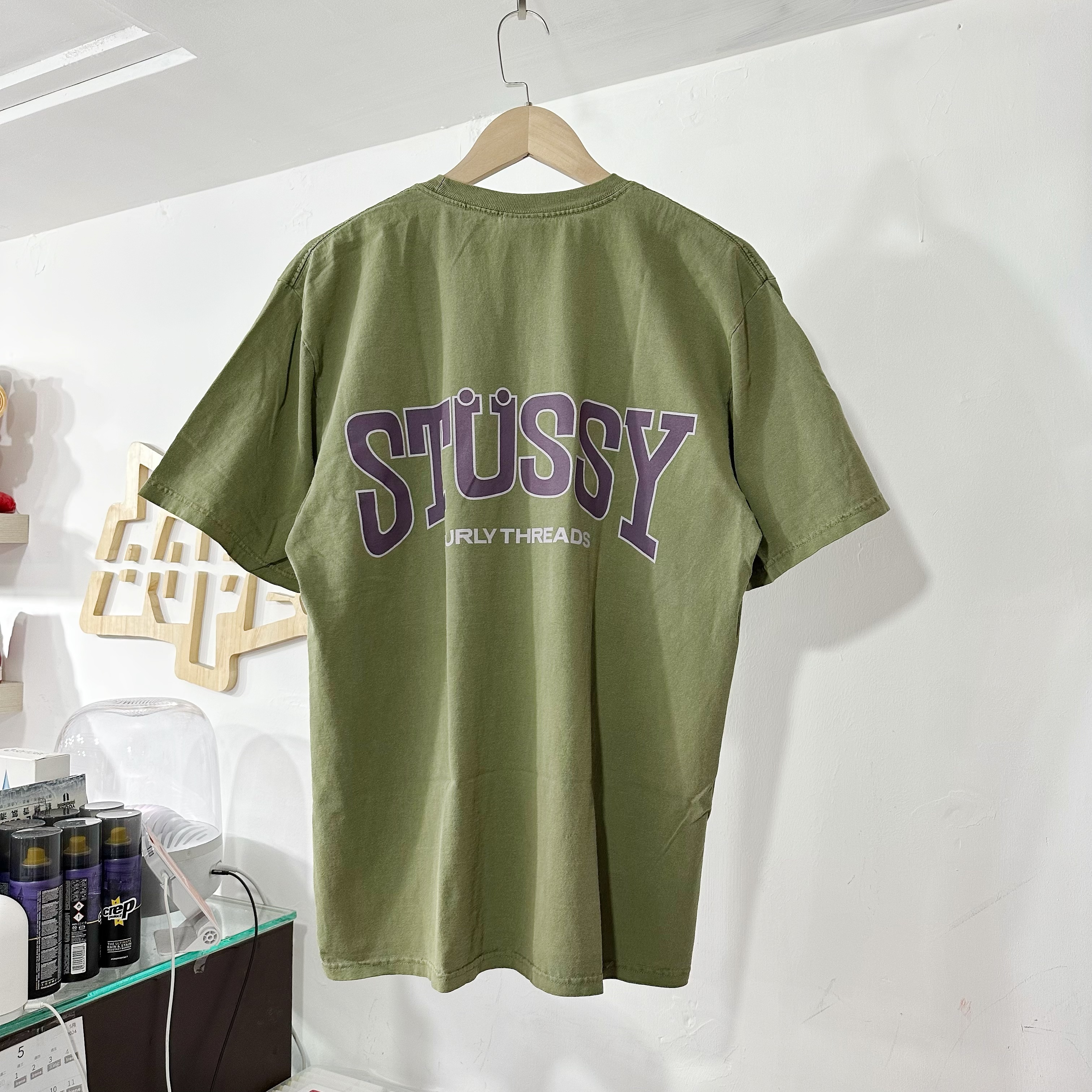 STUSSY BURLY THREADS TEE PIGMENT DYED OLIVE