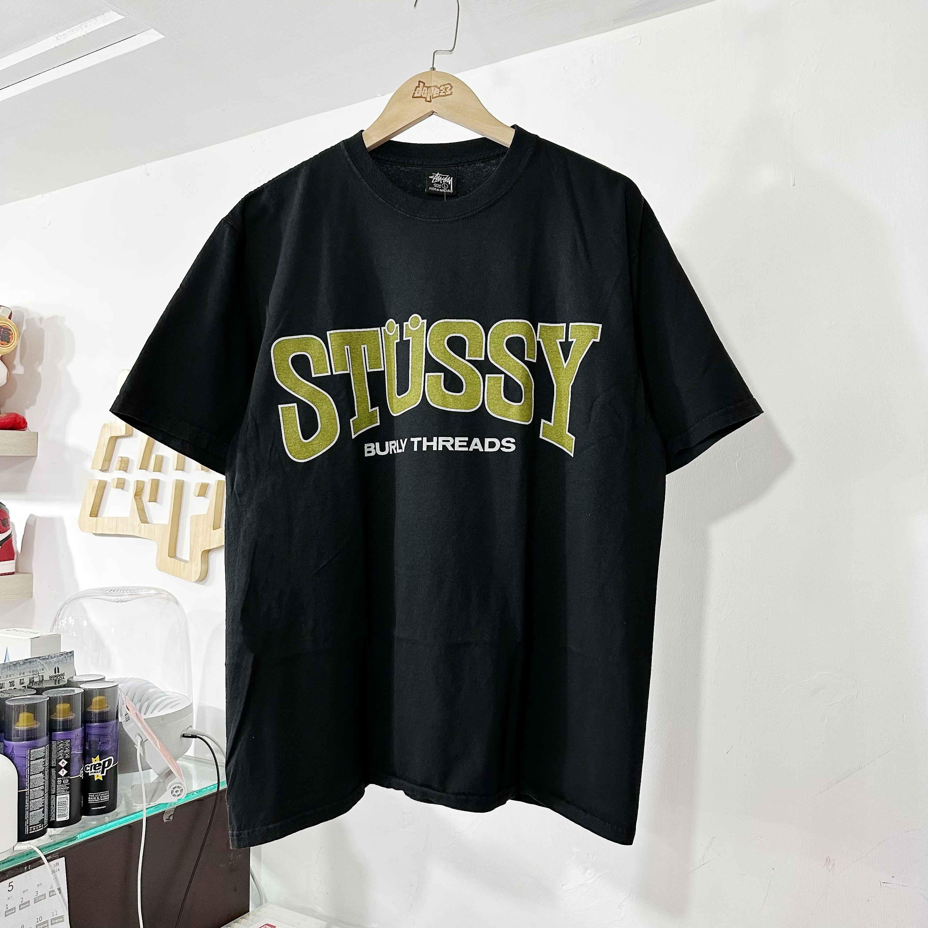 STUSSY BURLY THREADS TEE PIGMENT DYED  BLACK 洗水黑