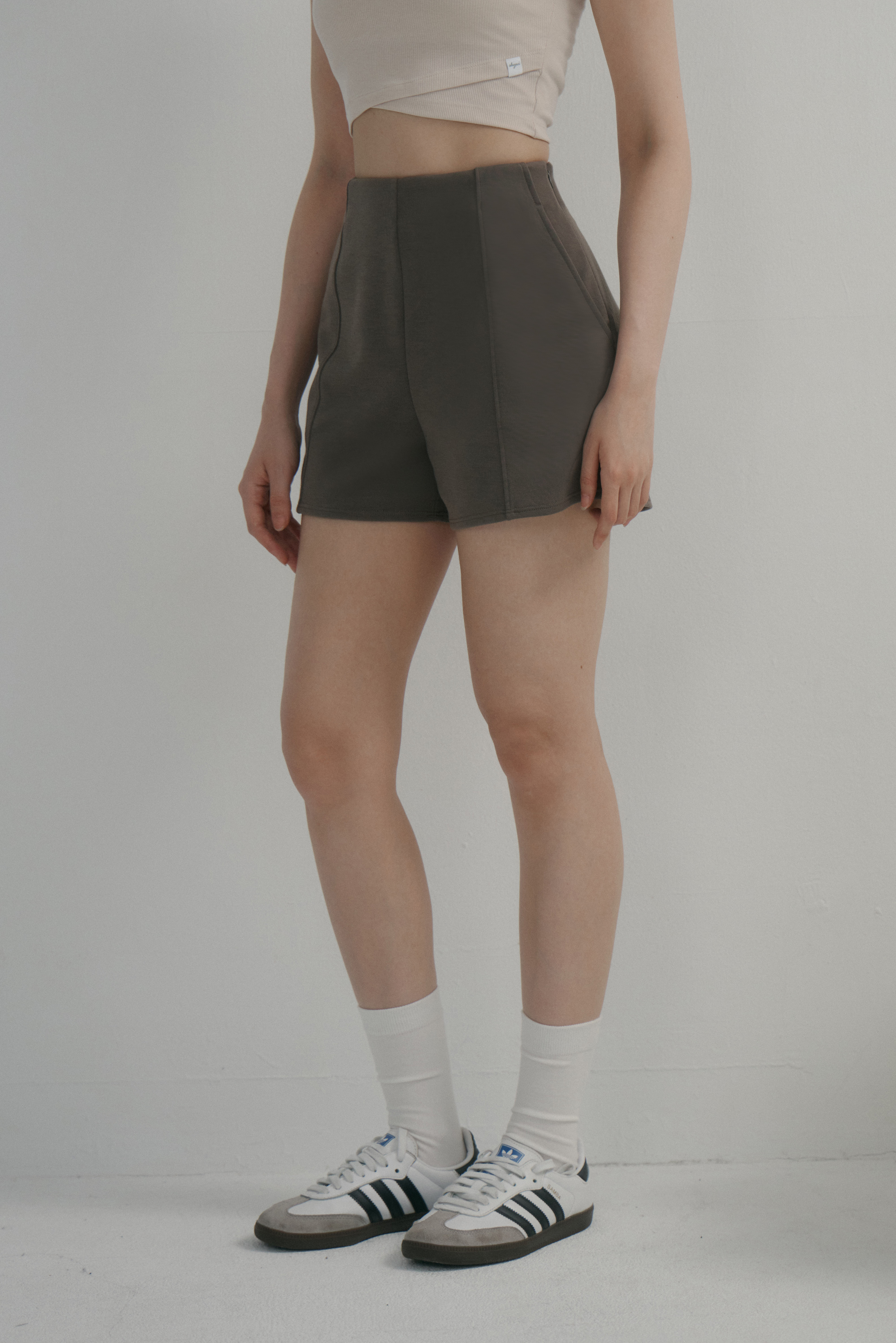 高腰A字修身短褲- 咖啡