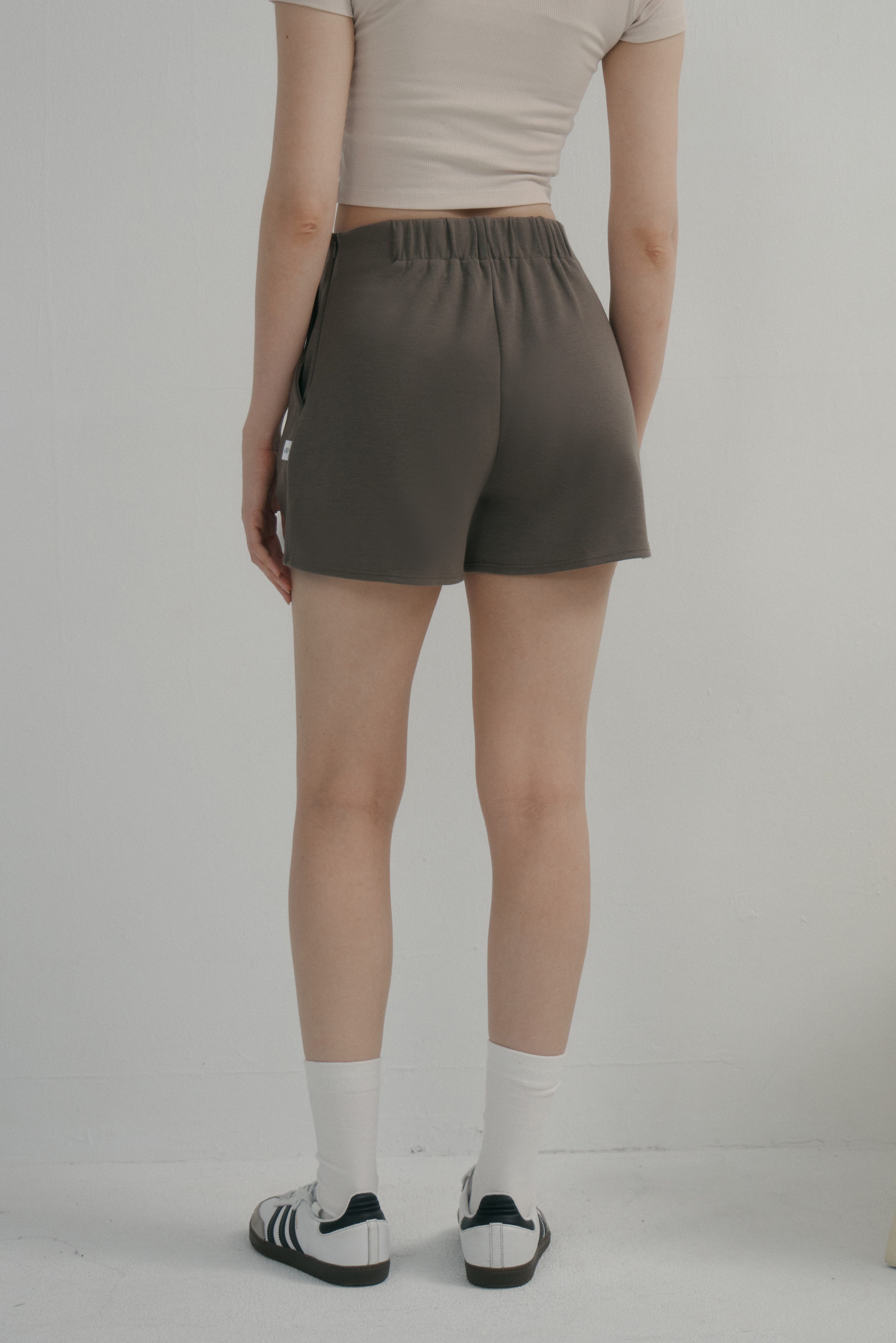 高腰A字修身短褲- 咖啡