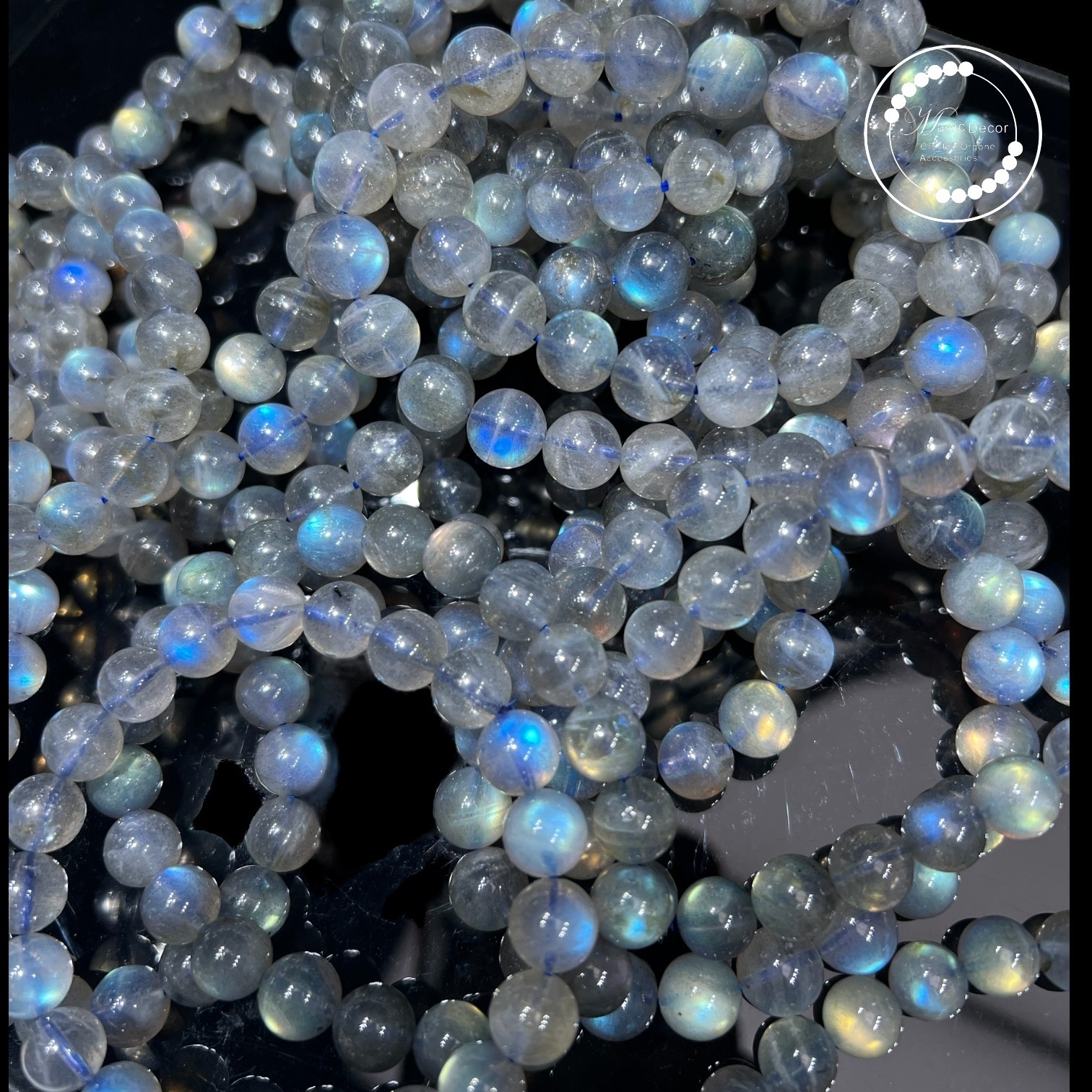 250816 - C49 9mm+強光透體灰月光手串