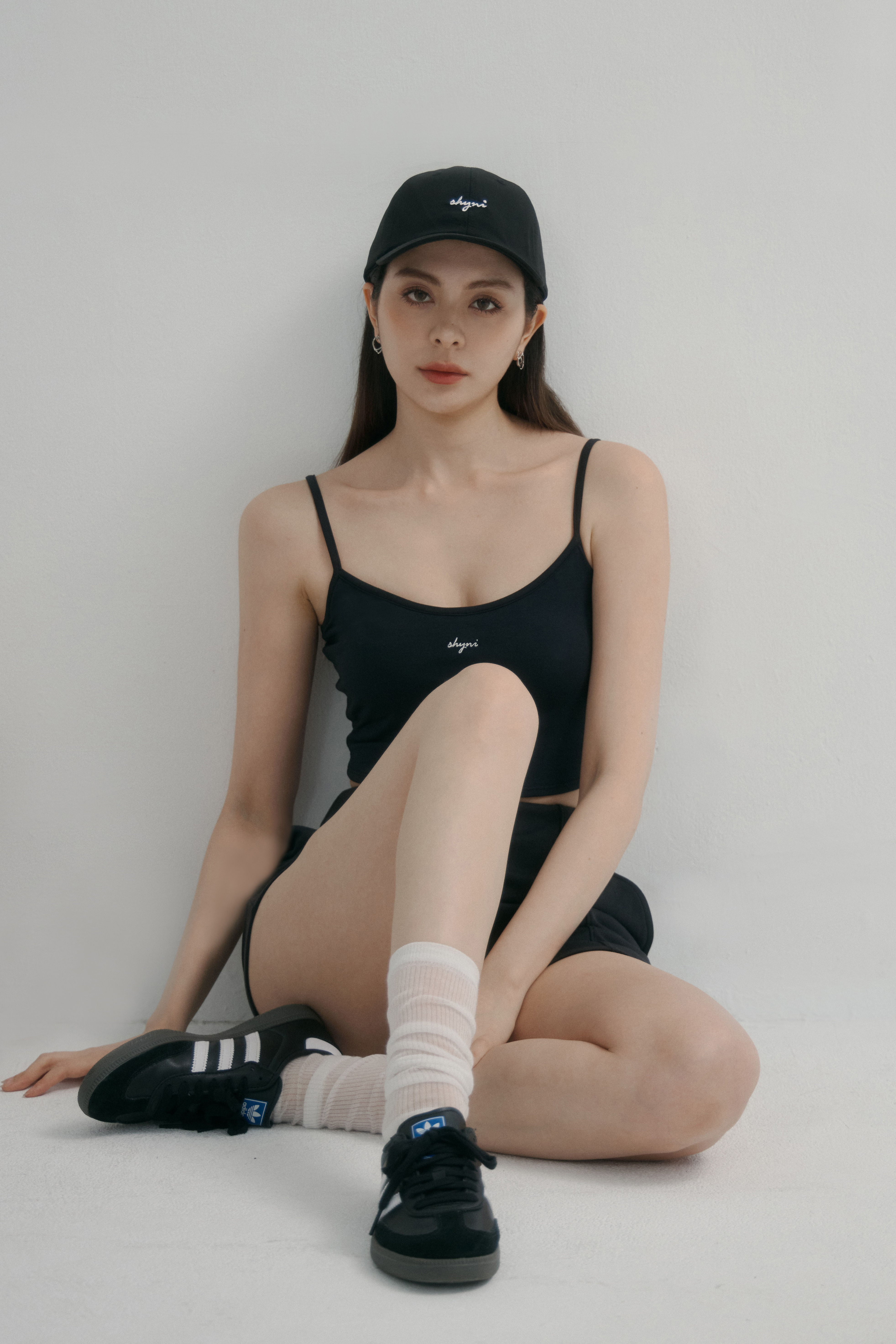 刺繡細肩帶BRA TOP背心- 黑