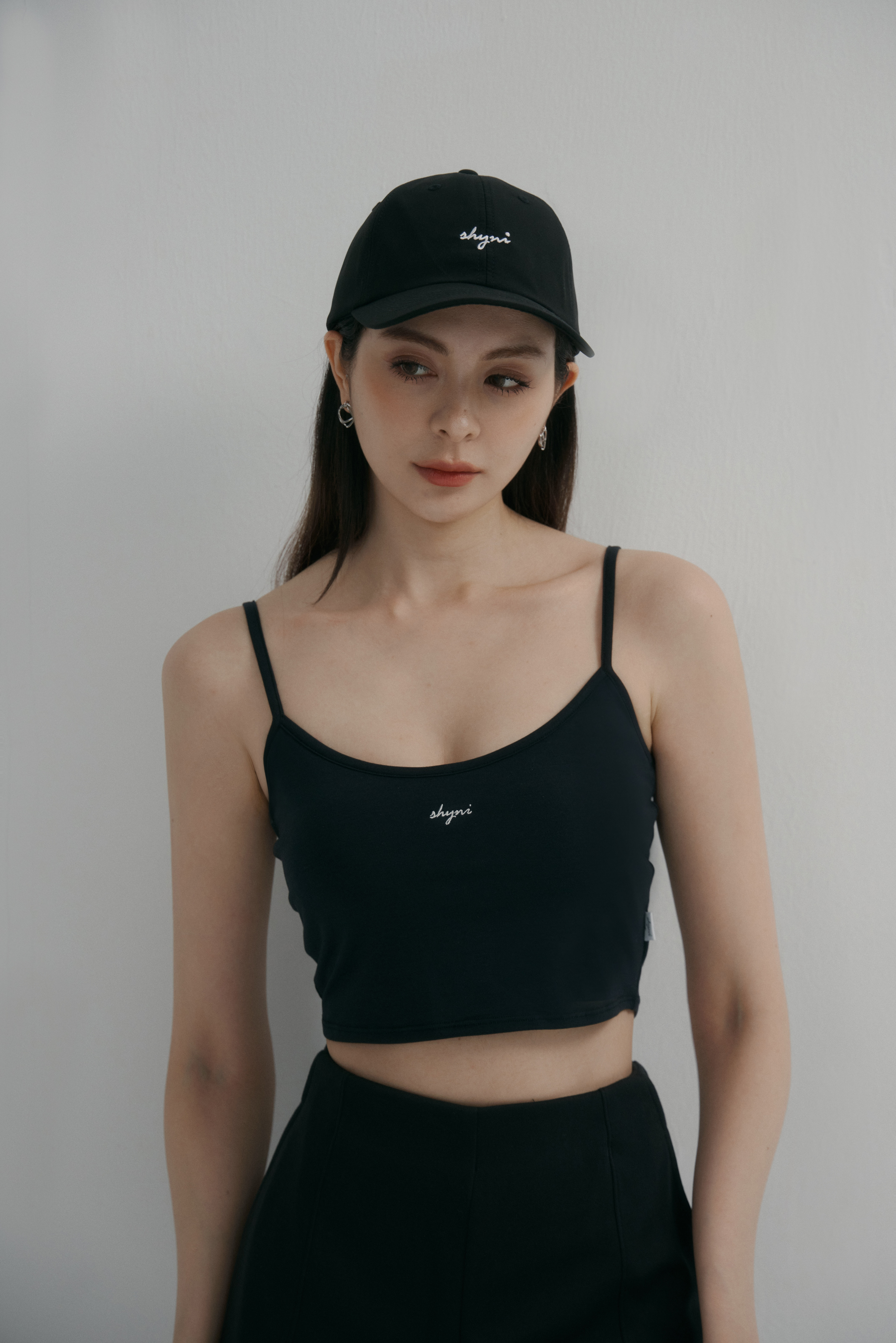 刺繡細肩帶BRA TOP背心- 黑