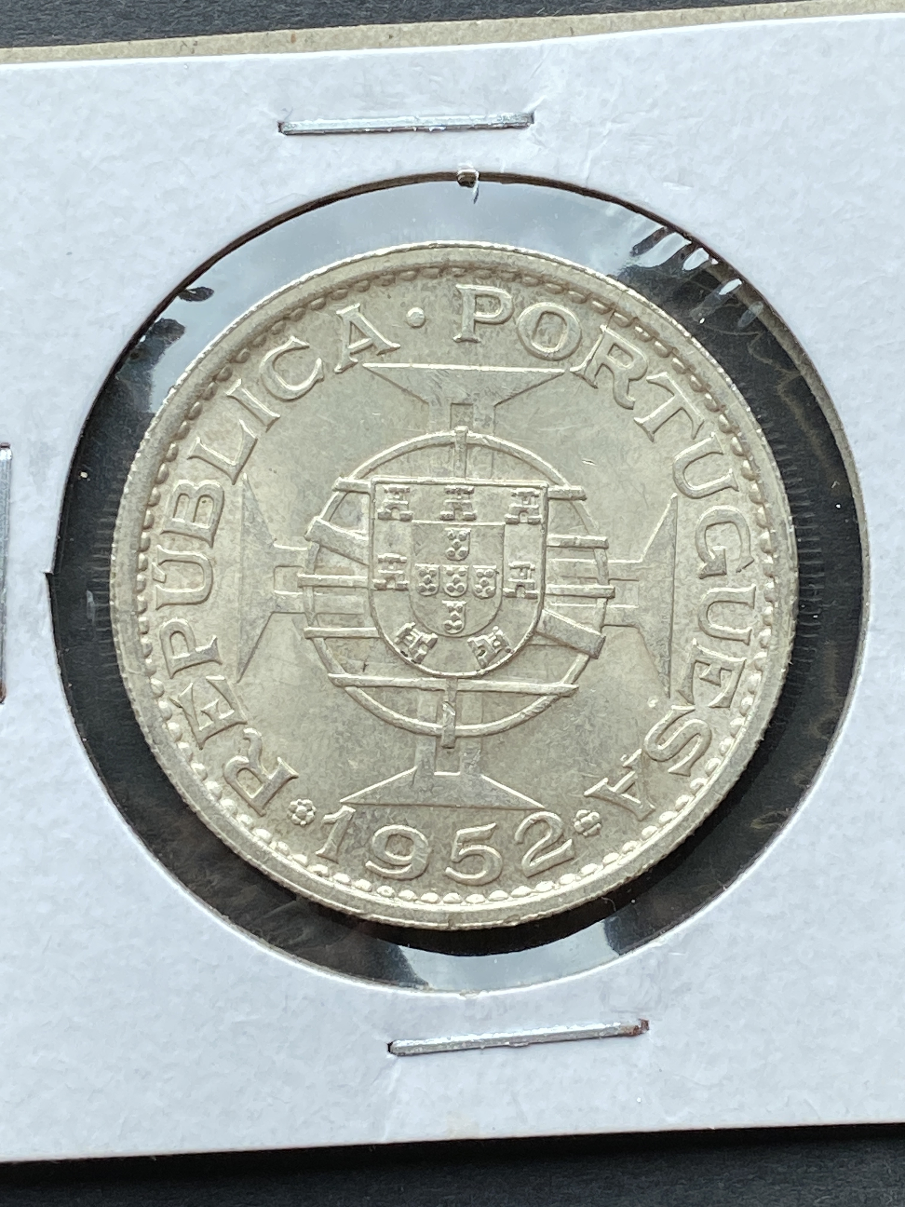 1952年澳門五元1 枚(72% 銀)