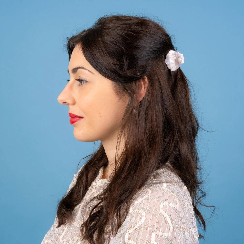SCALLOP SHELL MINI HAIR CLAW｜Coucou Suzette