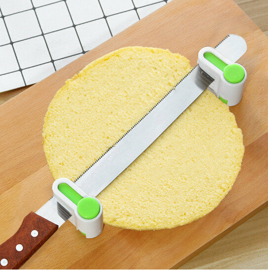 Bread slicer Baking tool [green (2 pieces of random color)]