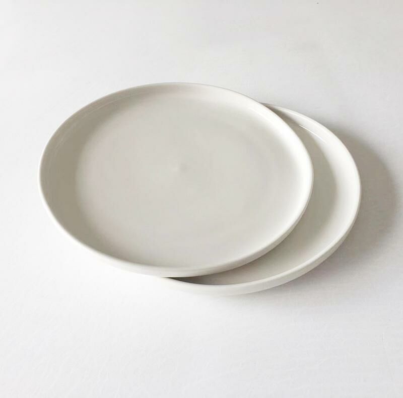 【2 pieces】Round ceramic plate, home dinner plate, ceramic plate (butterfly width about 25 * height about 3.5cm)
