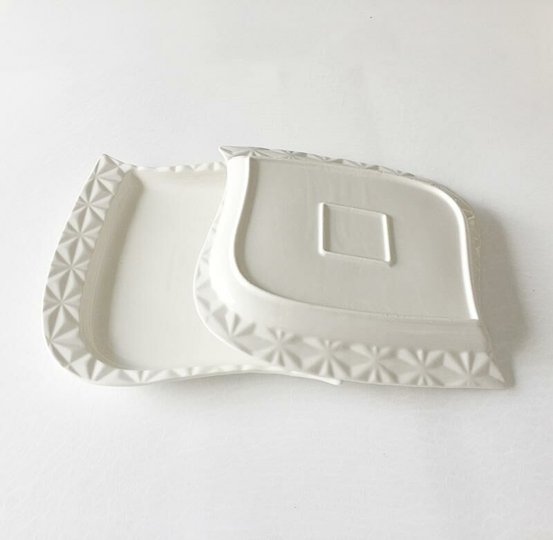 【2 pieces】Round ceramic plate, home dinner plate, ceramic plate (butterfly length 25*width 23.5cm)
