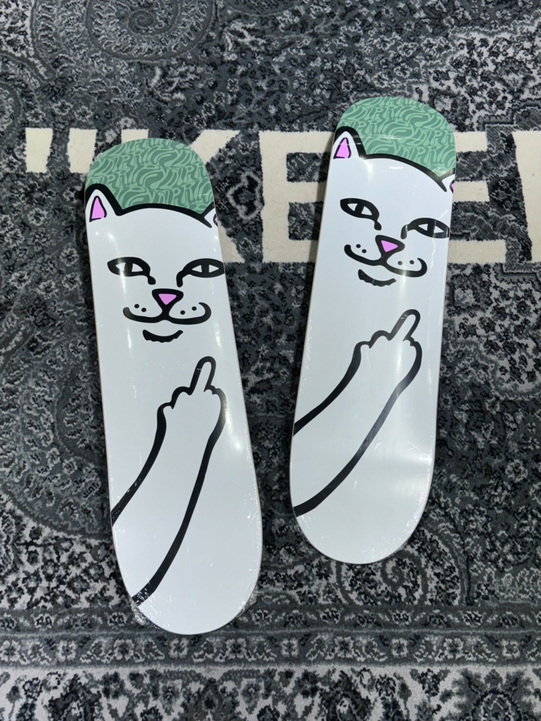 現貨最低 RIPNDIP 經典款 中指猫 滑板 LORD NERMAL WILSHIRE DECK
