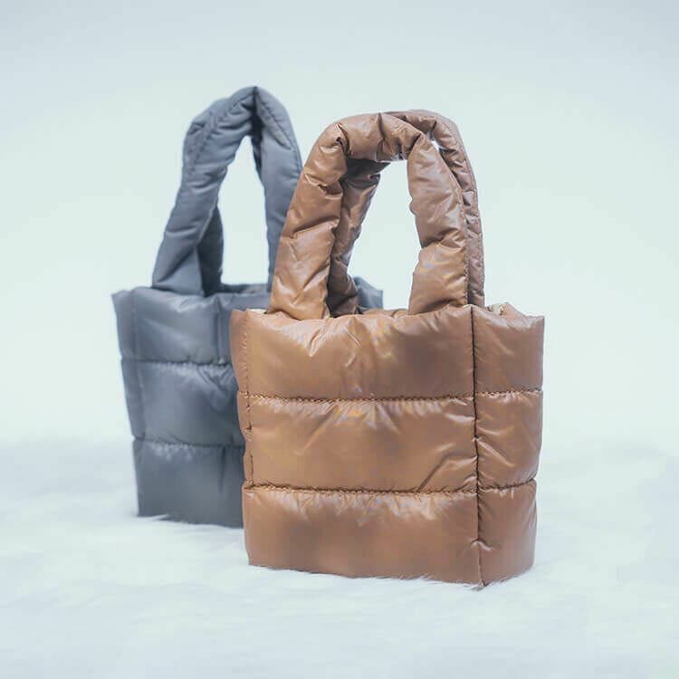 【闆娘選品】超好裝太空銀澎澎手提包🤍 附肩背帶 (四色)