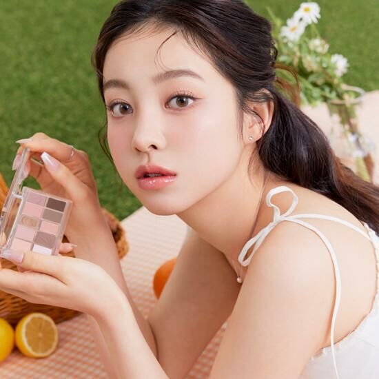 mude Shawl Moment Eyeshadow Palette