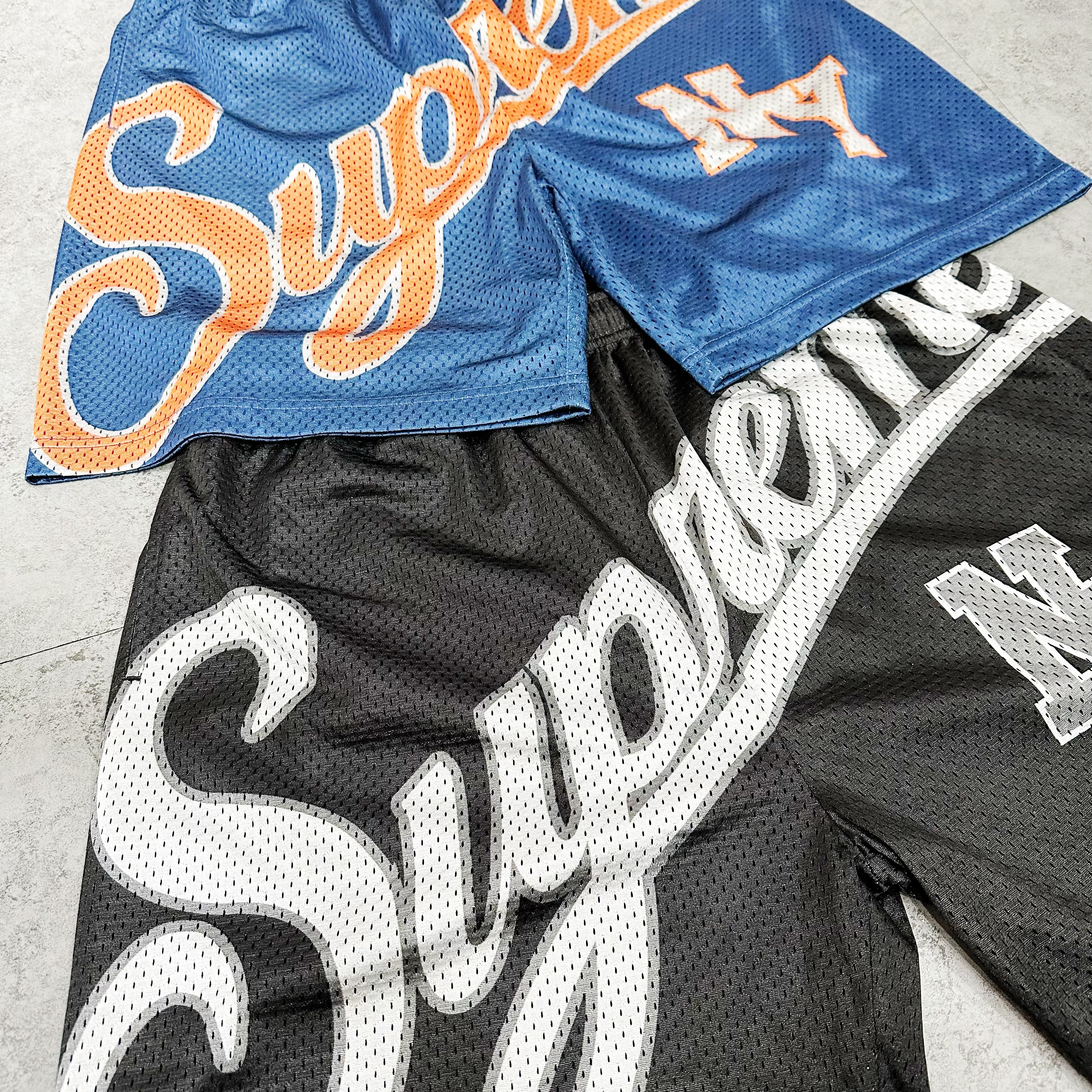 Supreme SS24 BIG SCRIPT MESH SHORT短褲
