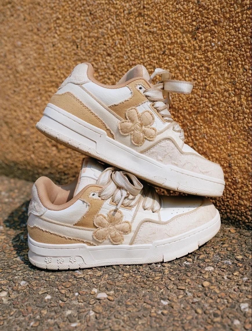 WE FLOWER 小花鞋 x 藝術家 聯名 白色 米色 WF001-2