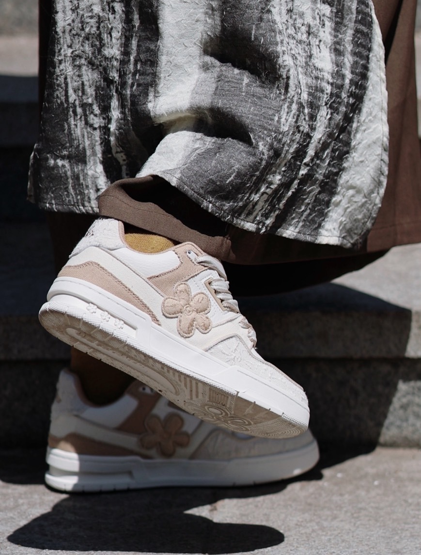 WE FLOWER 小花鞋 x 藝術家 聯名 白色 米色 WF001-2