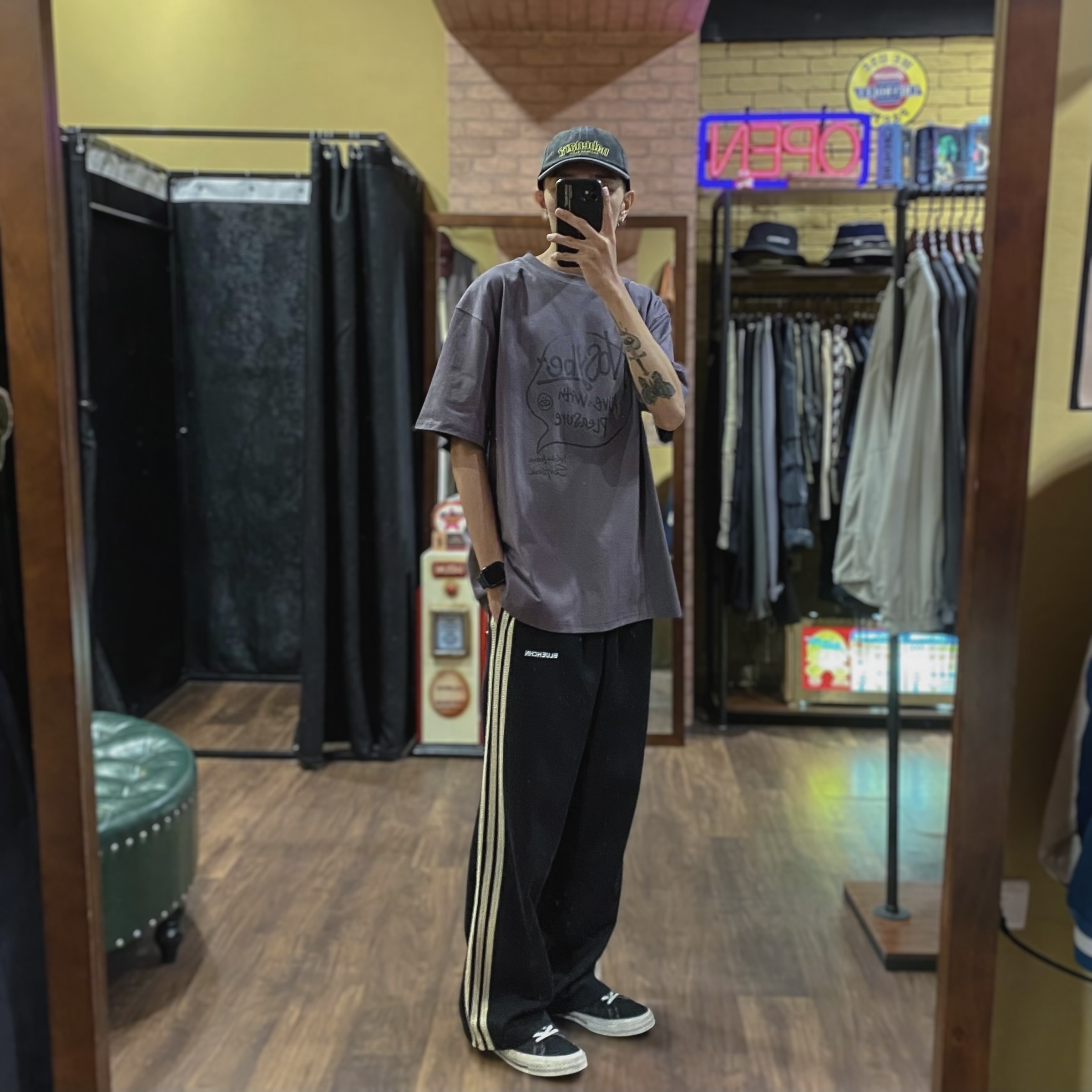 慵懶趣味字體短TEE