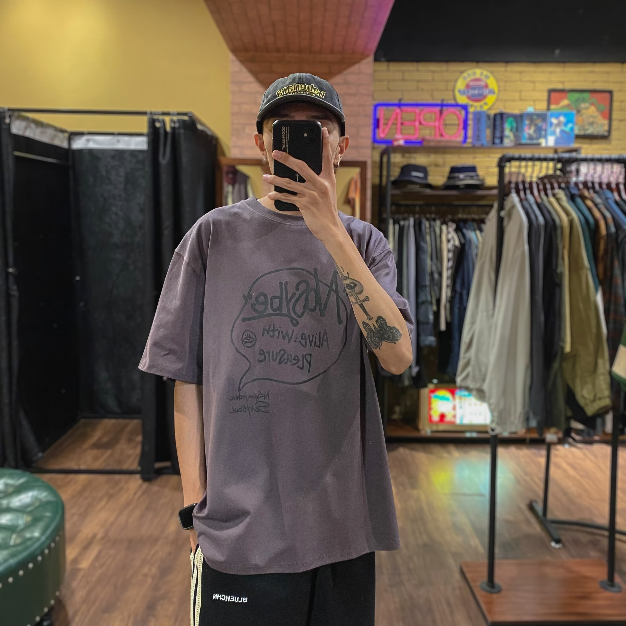 慵懶趣味字體短TEE