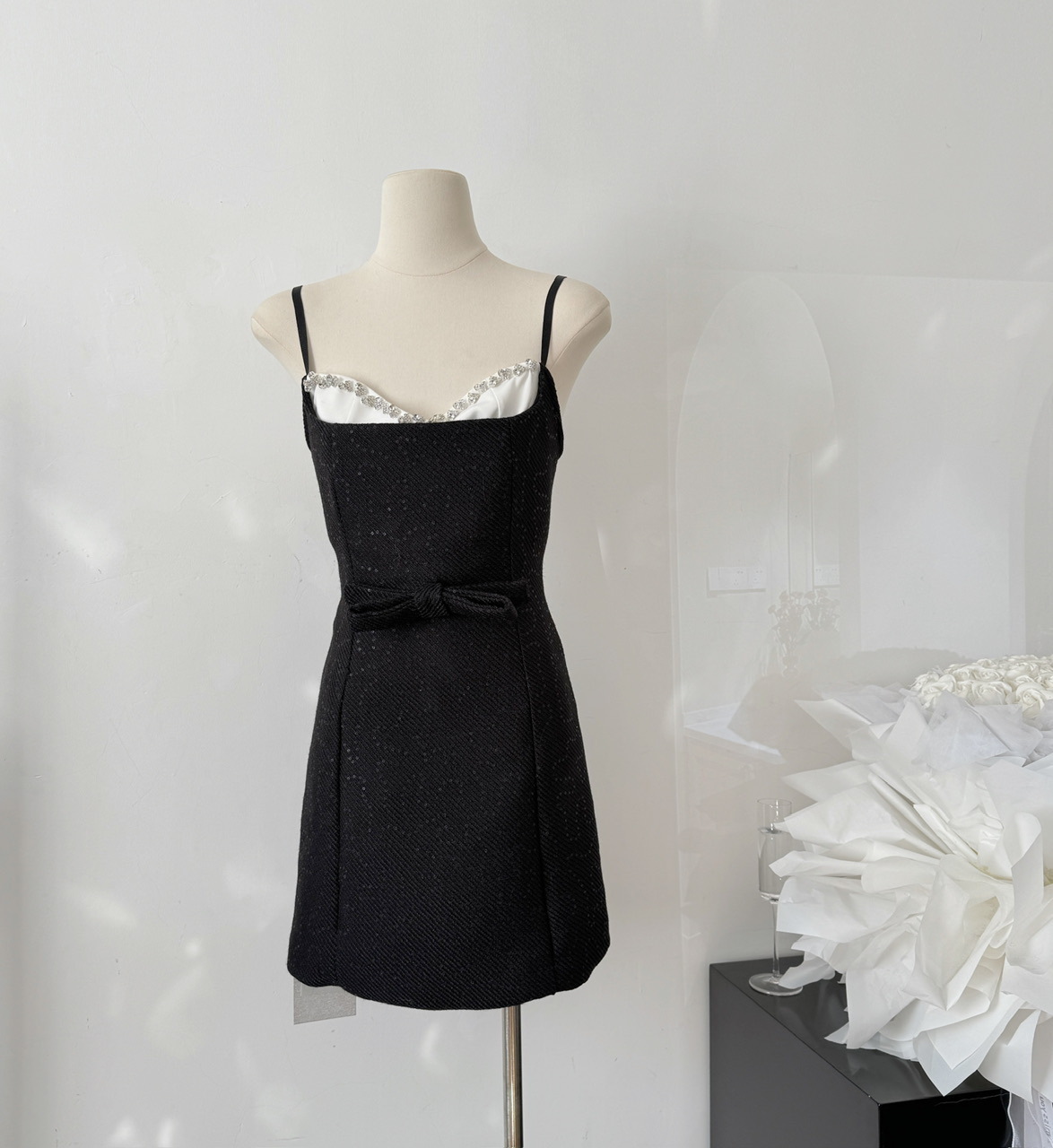 假2件收腰挺版 小香洋裝