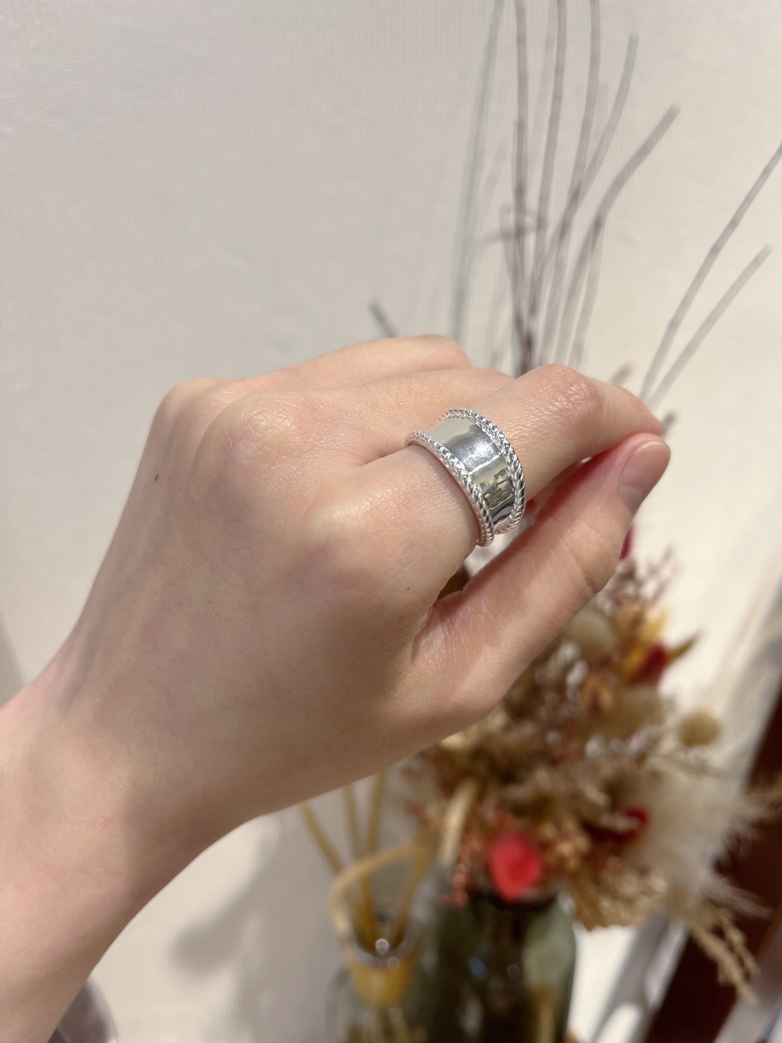 🌱 純銀。粗身漸幼戒指