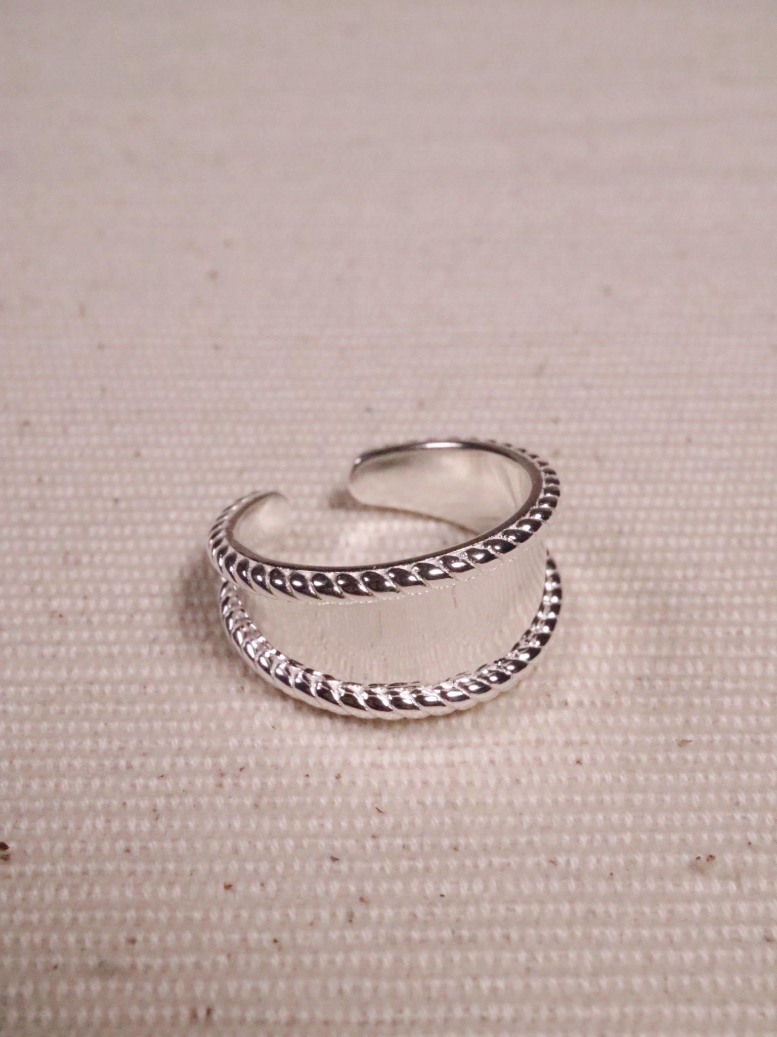 🌱 純銀。粗身漸幼戒指