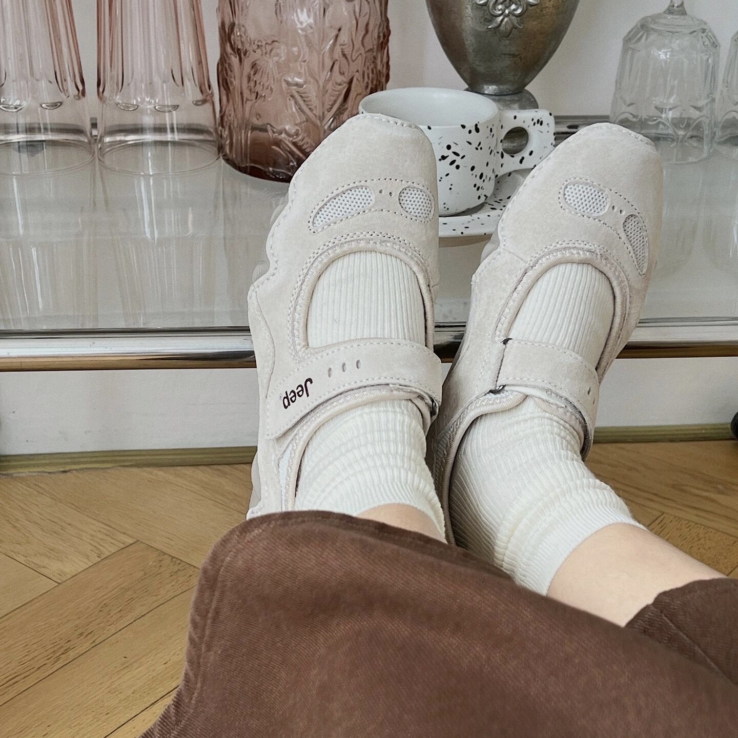 JEEP 吉普 魔鬼氈 瑪莉珍 麂皮 卡其 米灰 淺灰 涼鞋 女鞋 / 預購