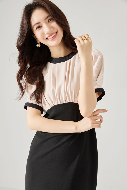 蝴蝶結拼色包臀洋裝 黑杏