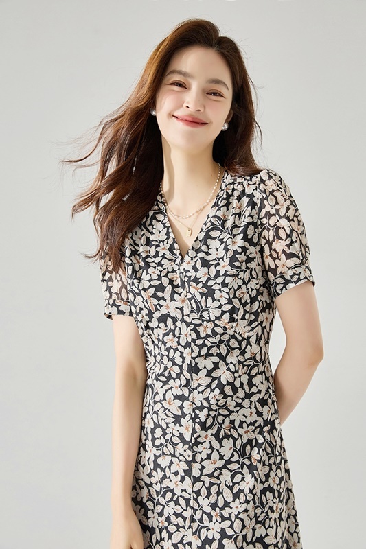 黑L【零碼出清不退換】V領白碎花雪紡洋裝