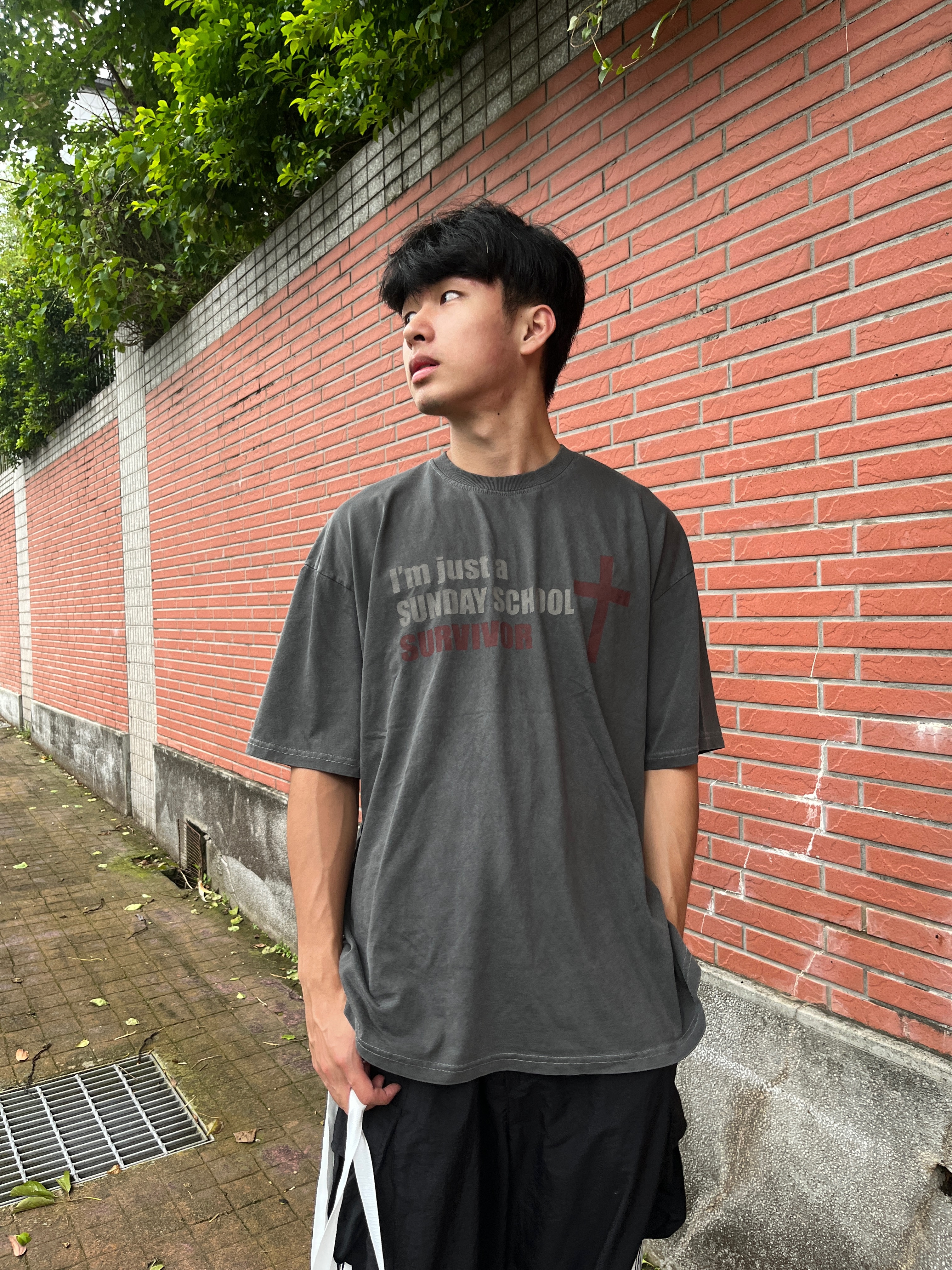 現 韓國 SURVIVOR 十字架 寬鬆 短袖