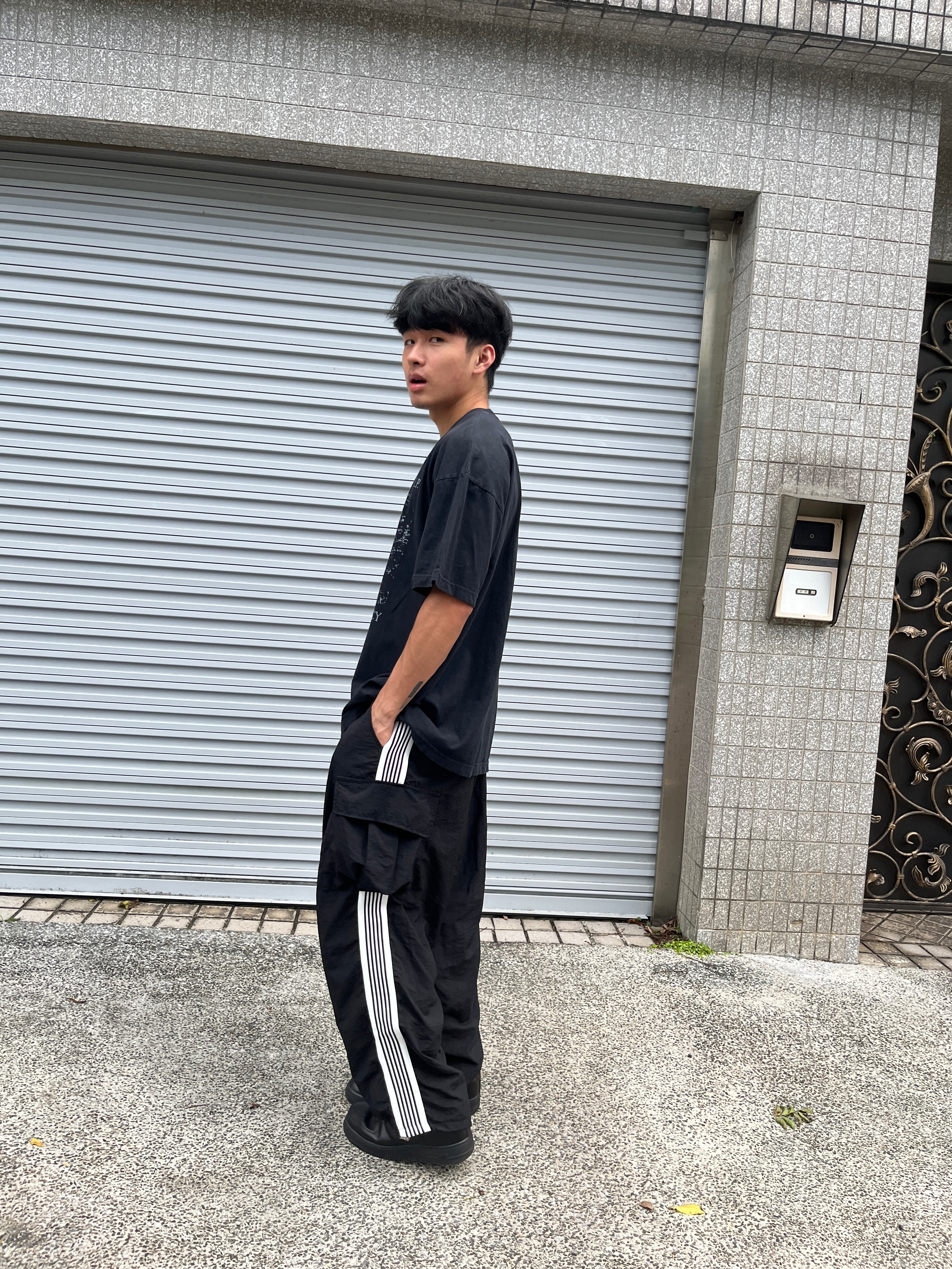 現貨 韓國 側口袋 線條 縮口 尼龍褲