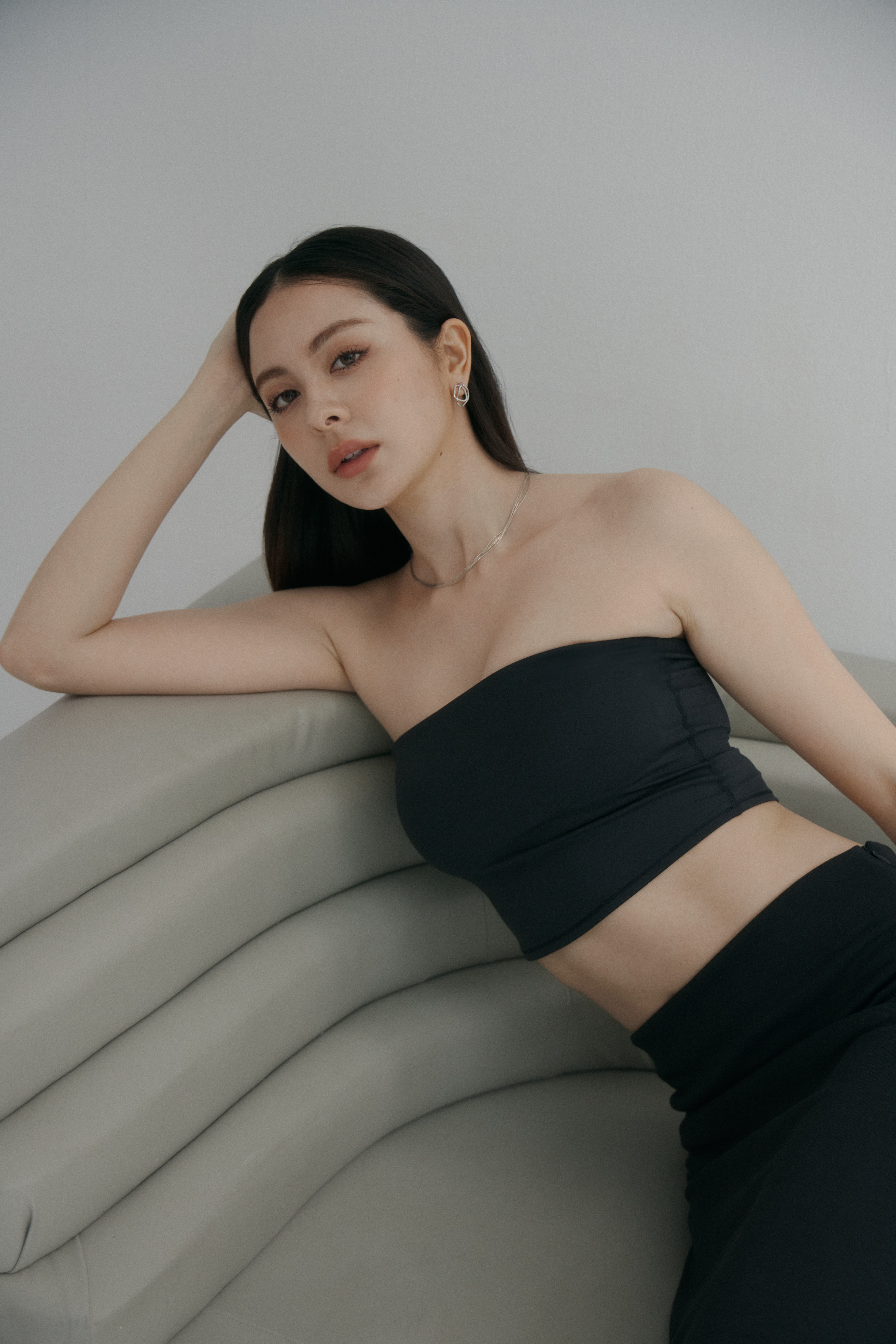 2 Ways 必備中長版平口BRA TOP- 正黑