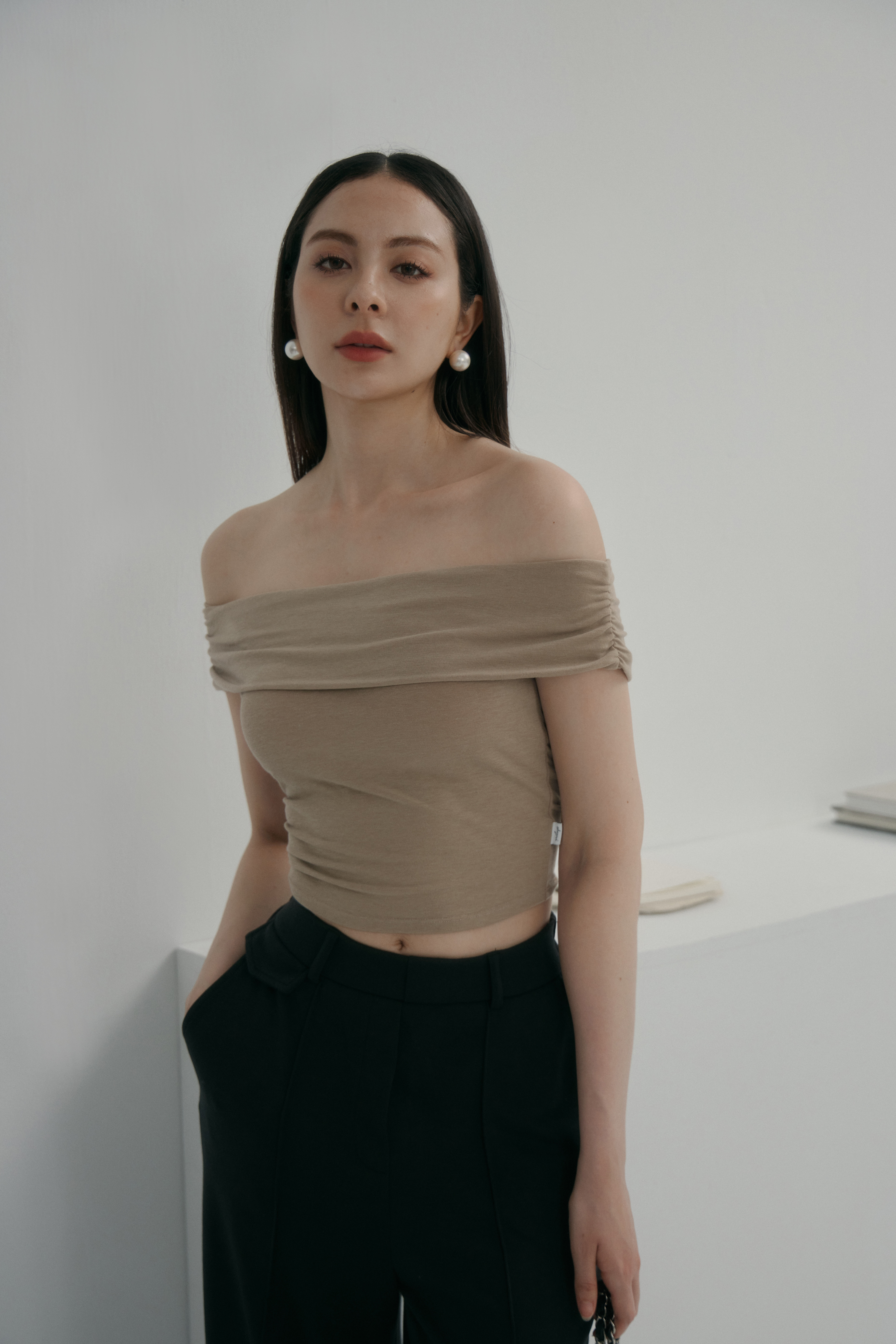 法式一字領BRA TOP上衣- 卡其