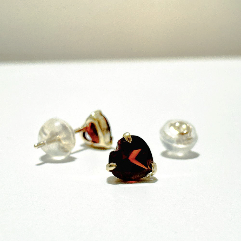 【me.luxe】K10愛心石榴石耳環