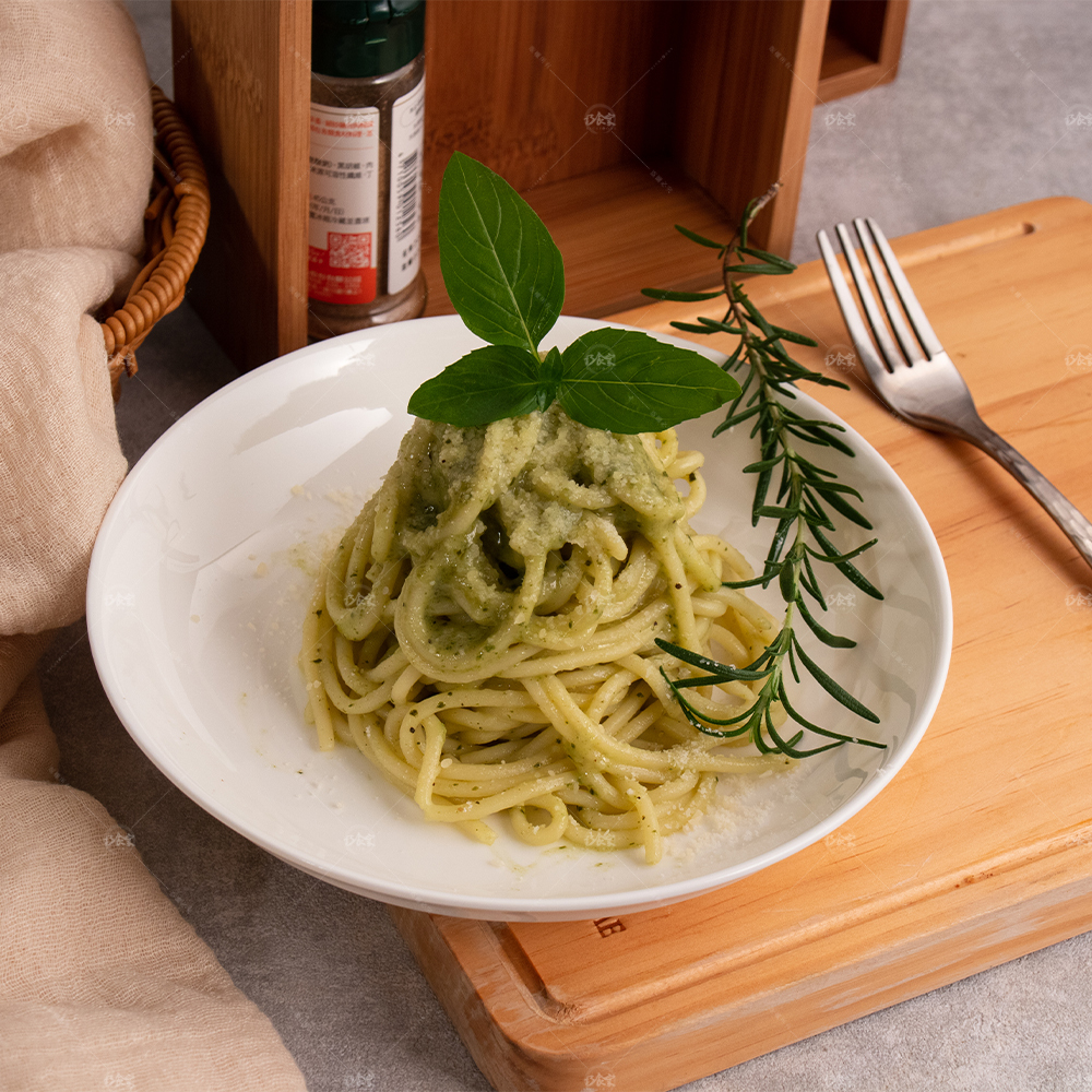 卜蜂青醬羅勒義大利麵