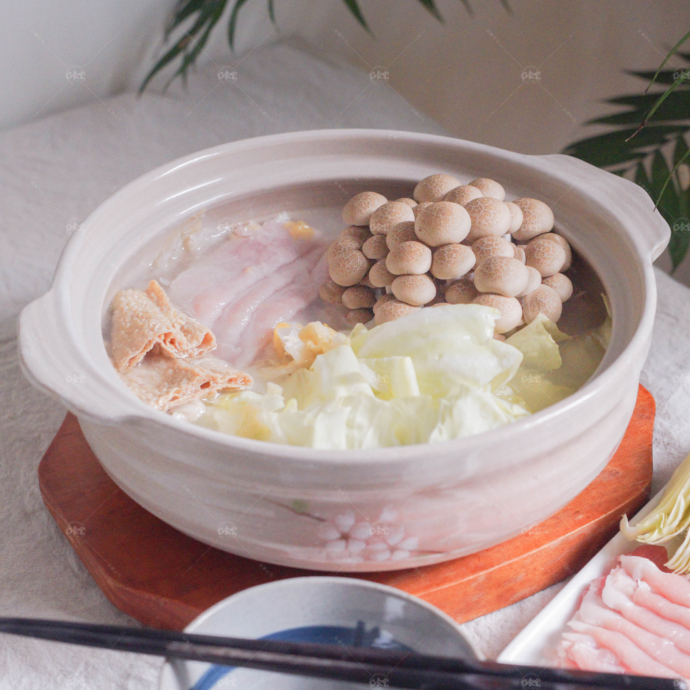 酸菜白肉鍋 - 湯底帶料