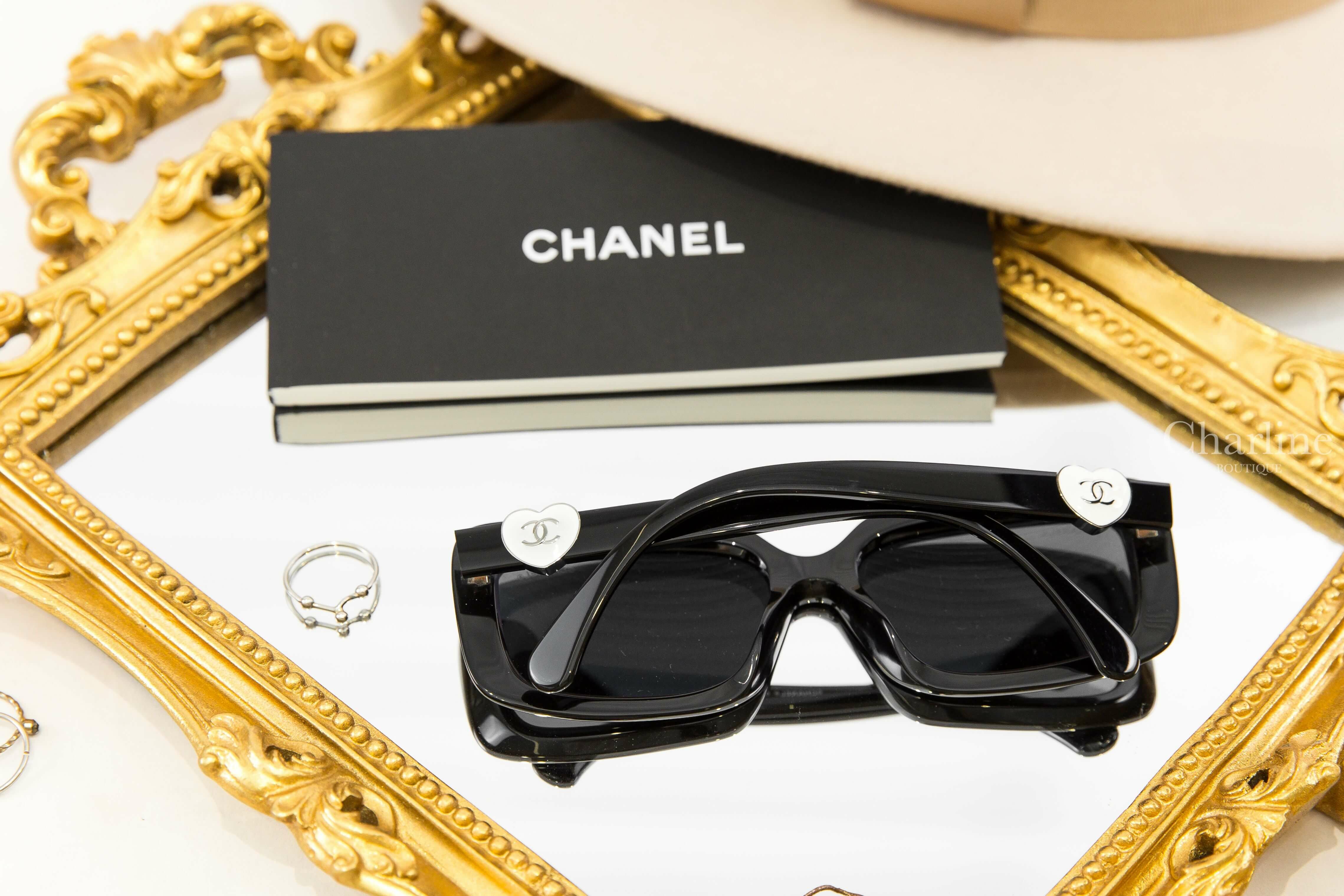 Chanel Rectangle Sunglasses 黑色方框灰色鏡片側邊白底愛心銀色CC太陽眼鏡